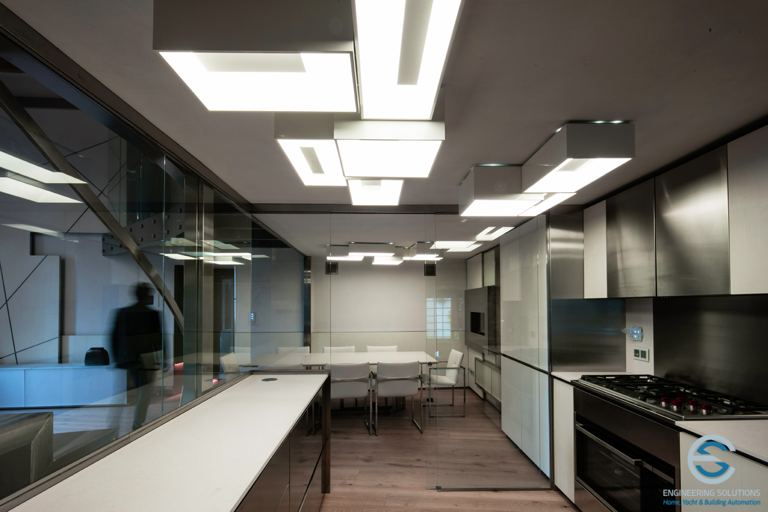 罗马历史建筑中的现代科技家居-17