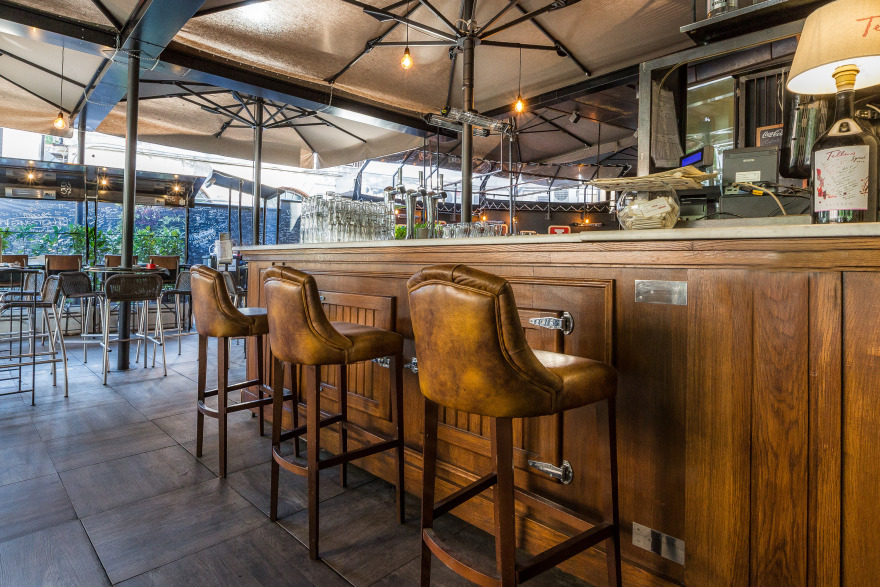 融合精致设计与乡村热情的罗马餐厅-8