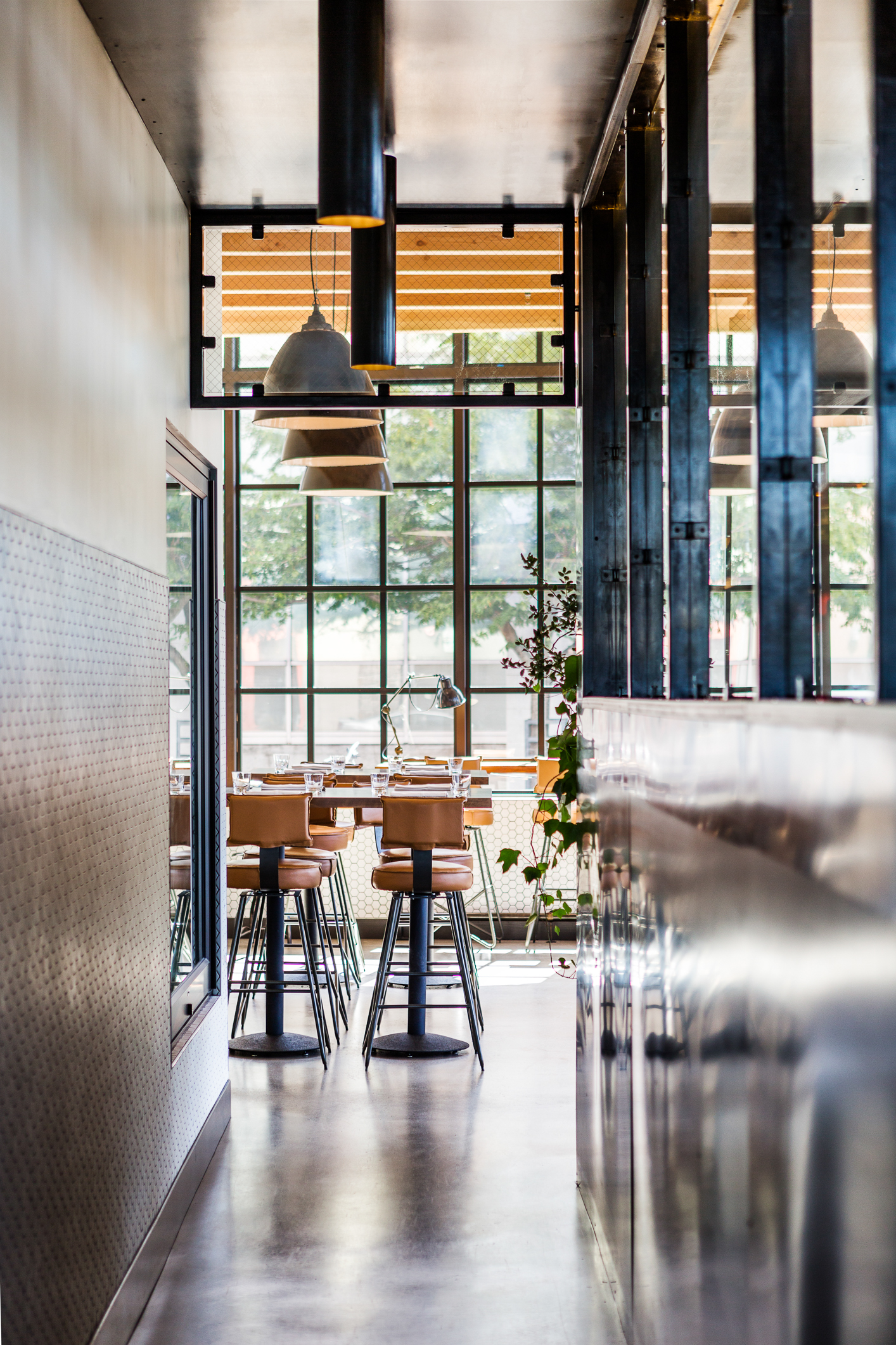 纳帕餐厅设计 | 融合古典与现代,展现加州风情-13