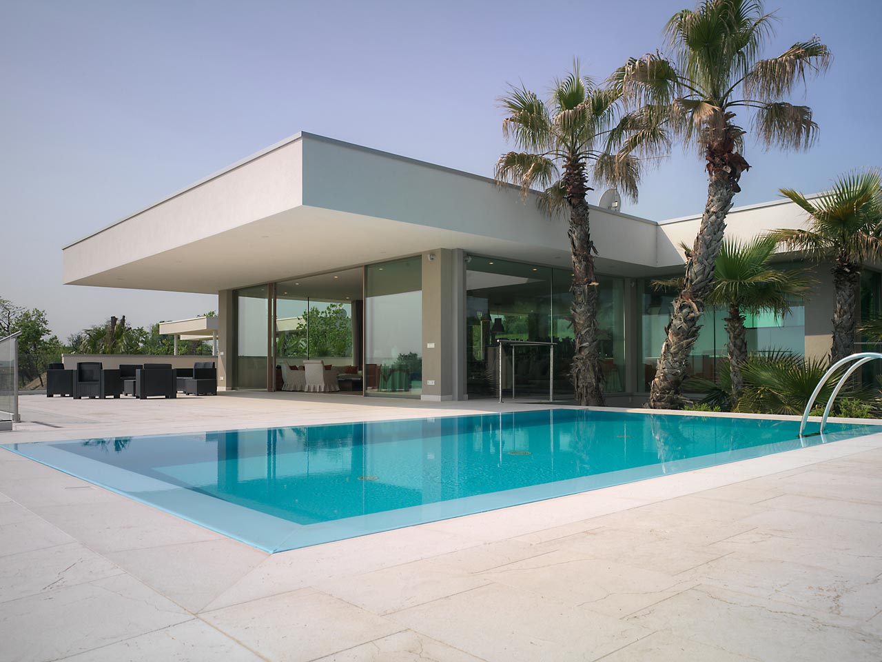 绿意环绕的意大利 Desenzano 别墅-0