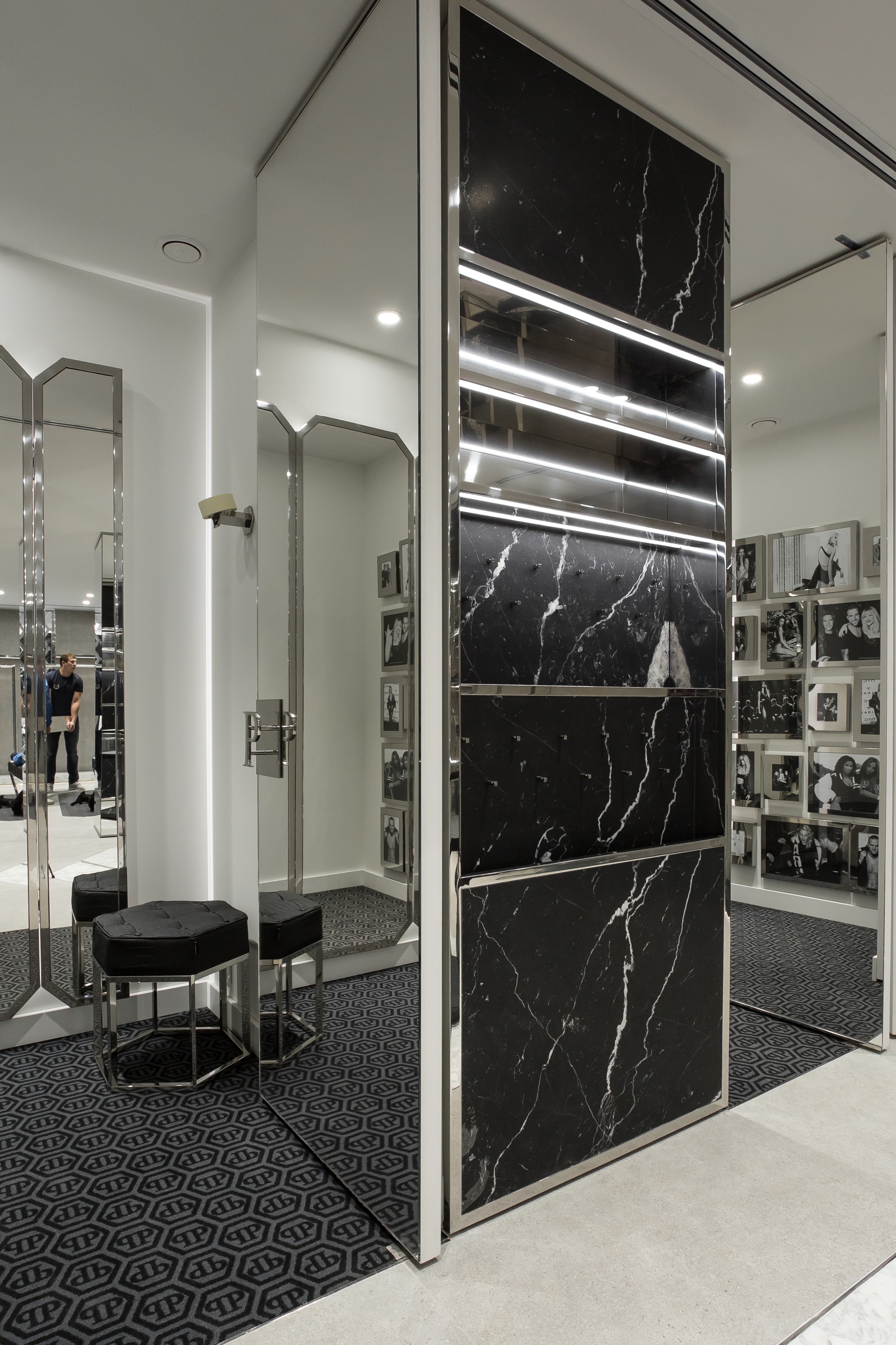 Kazan Philipp Plein 精品店室内设计-4