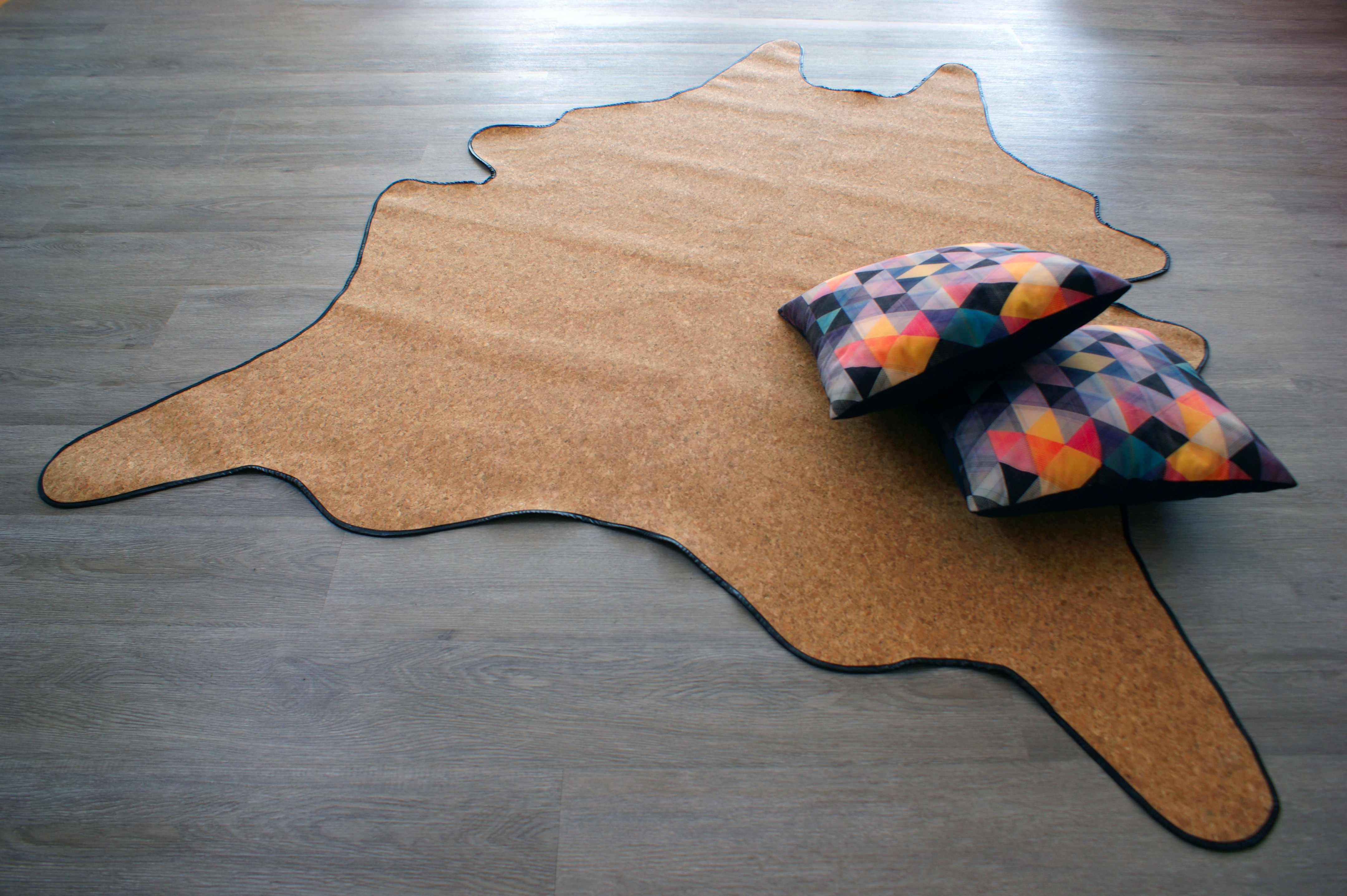 VEGAN 牛皮质地地毯-12