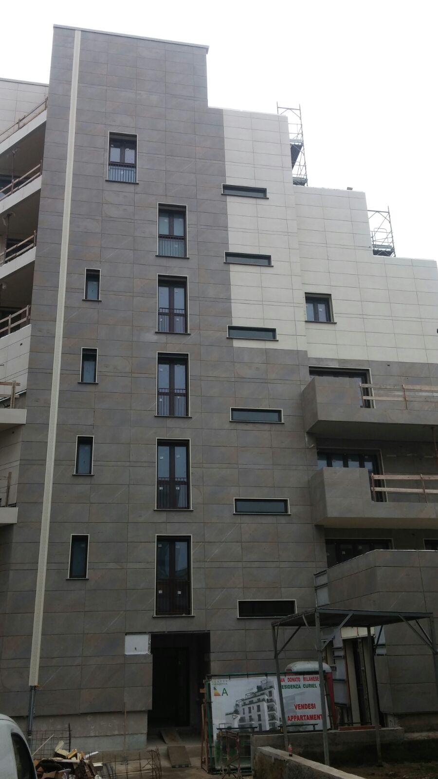 米兰 San Donato 新住宅楼,彩色瓷砖与保温系统的创新结合-1