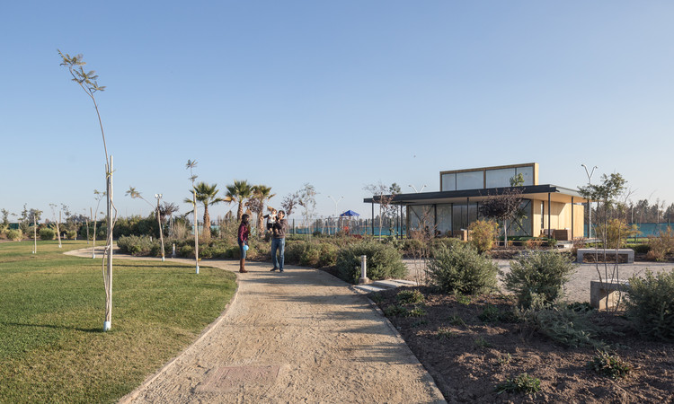 智利人工泻湖住宅销售展示厅-24