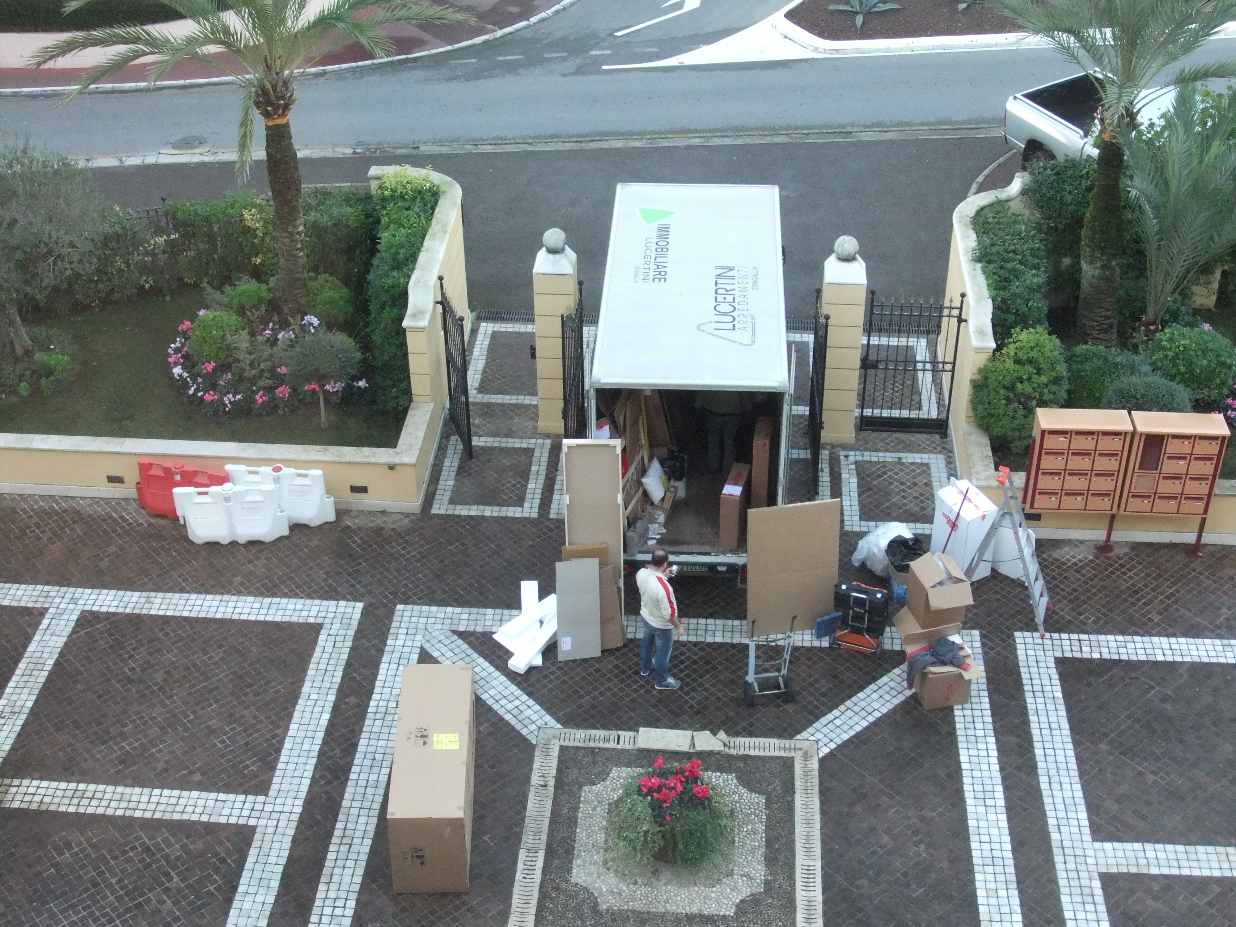 戛纳豪华别墅，舒适宜居的设计典范-8