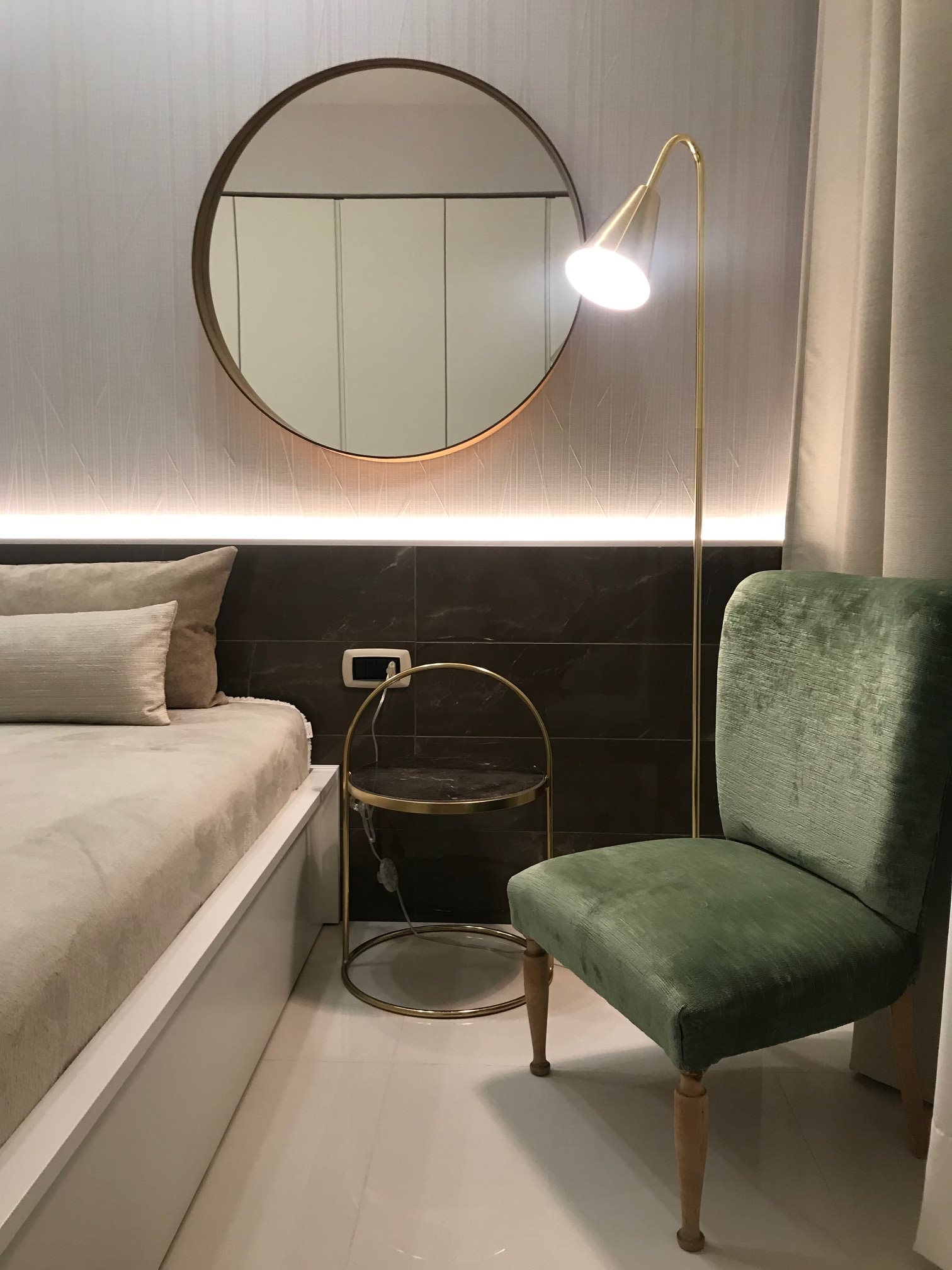 米兰河畔古宅的现代优雅重生-9