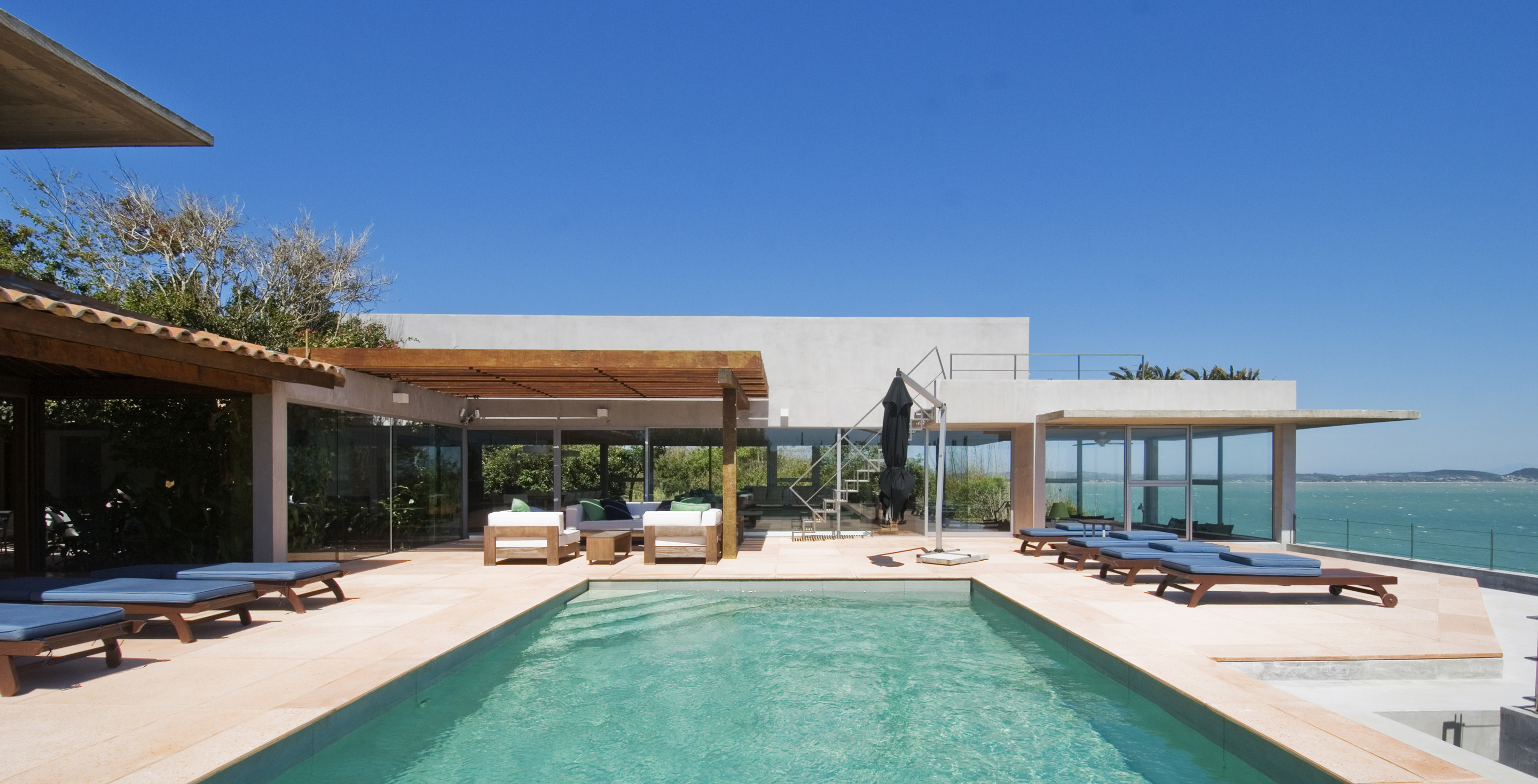 巴西里约热内卢北部海岸线海景别墅-1