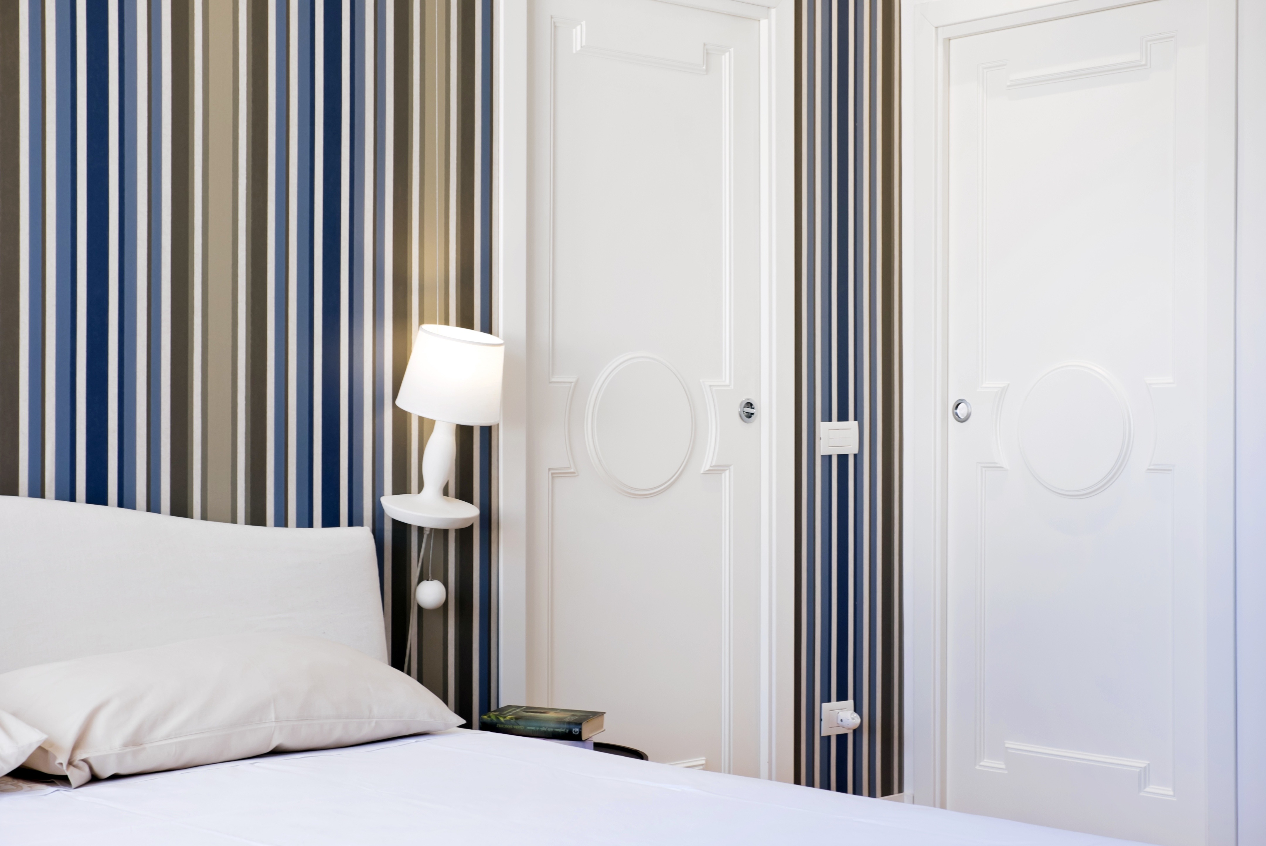 米兰公寓的精致生活 - 个性化家具与照明设计展现独特魅力-30