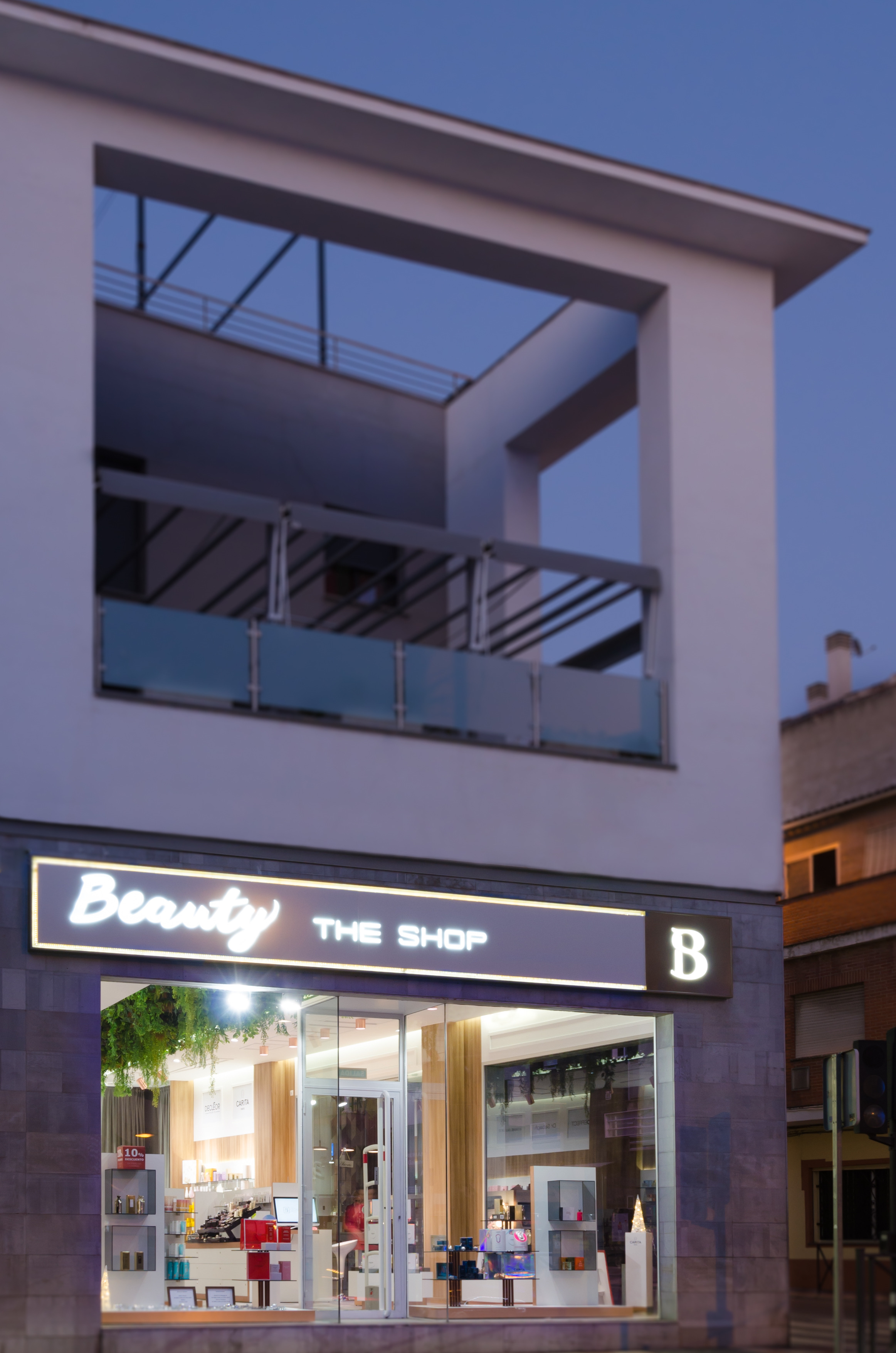 精致香氛护肤品店的永恒魅力-43