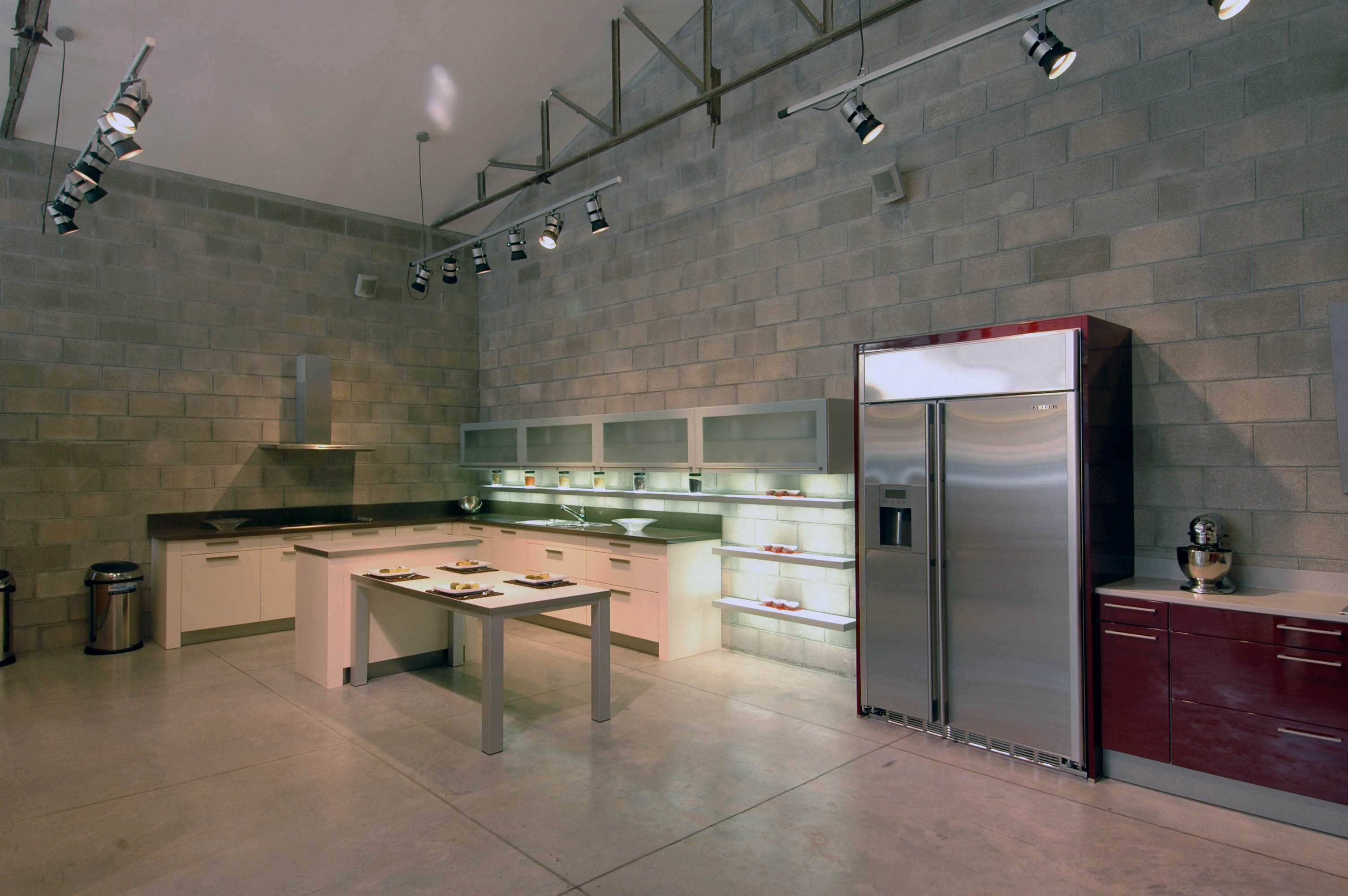 工业风展廳展现现代厨房魅力-7