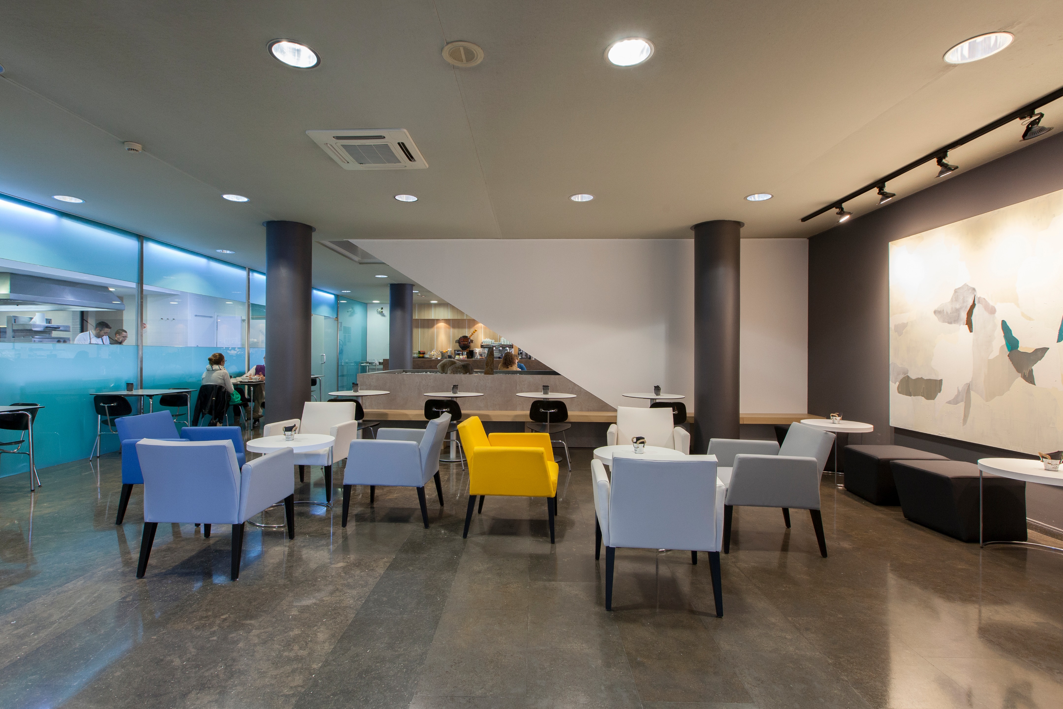 IVAM 咖啡厅 · 现代艺术与设计的完美融合-2