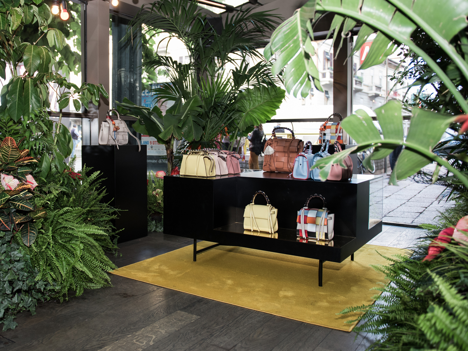 埃琳娜 GHISELLINI SS17 展示空间 · 简约时尚的室内设计-2