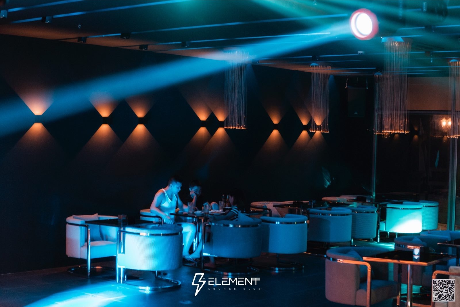 蓄势待发的能量漩涡——中国夜店餐厅设计-17