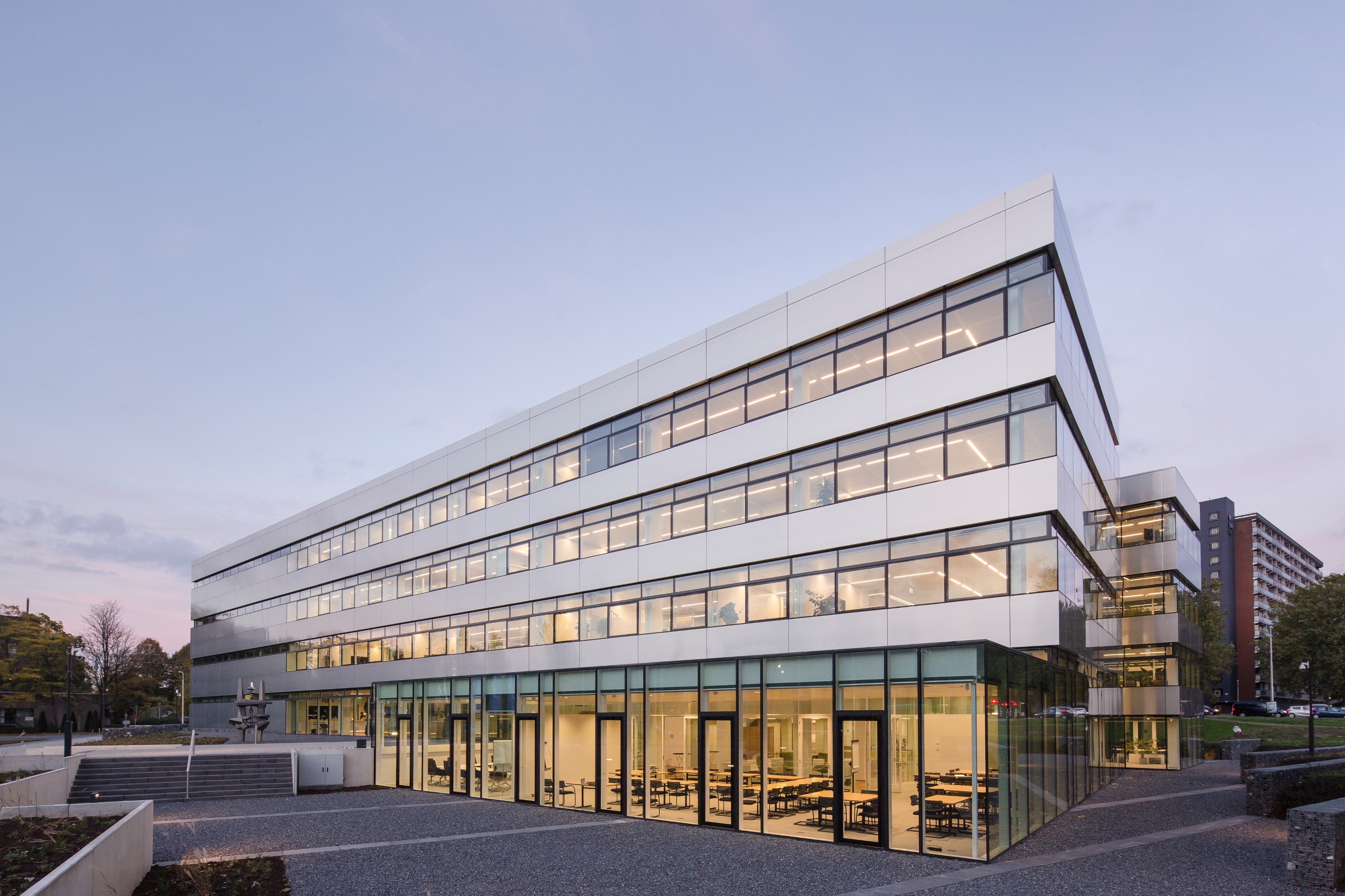 范斯潘东克企业大厦-3