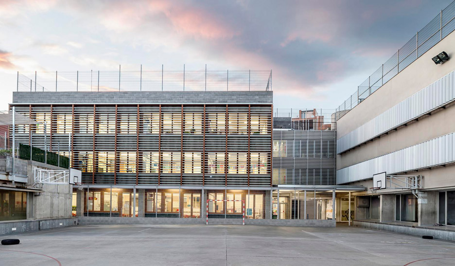 H 建筑事务所用新的外立面升级了 20 世纪 50 年代的学校建筑-32