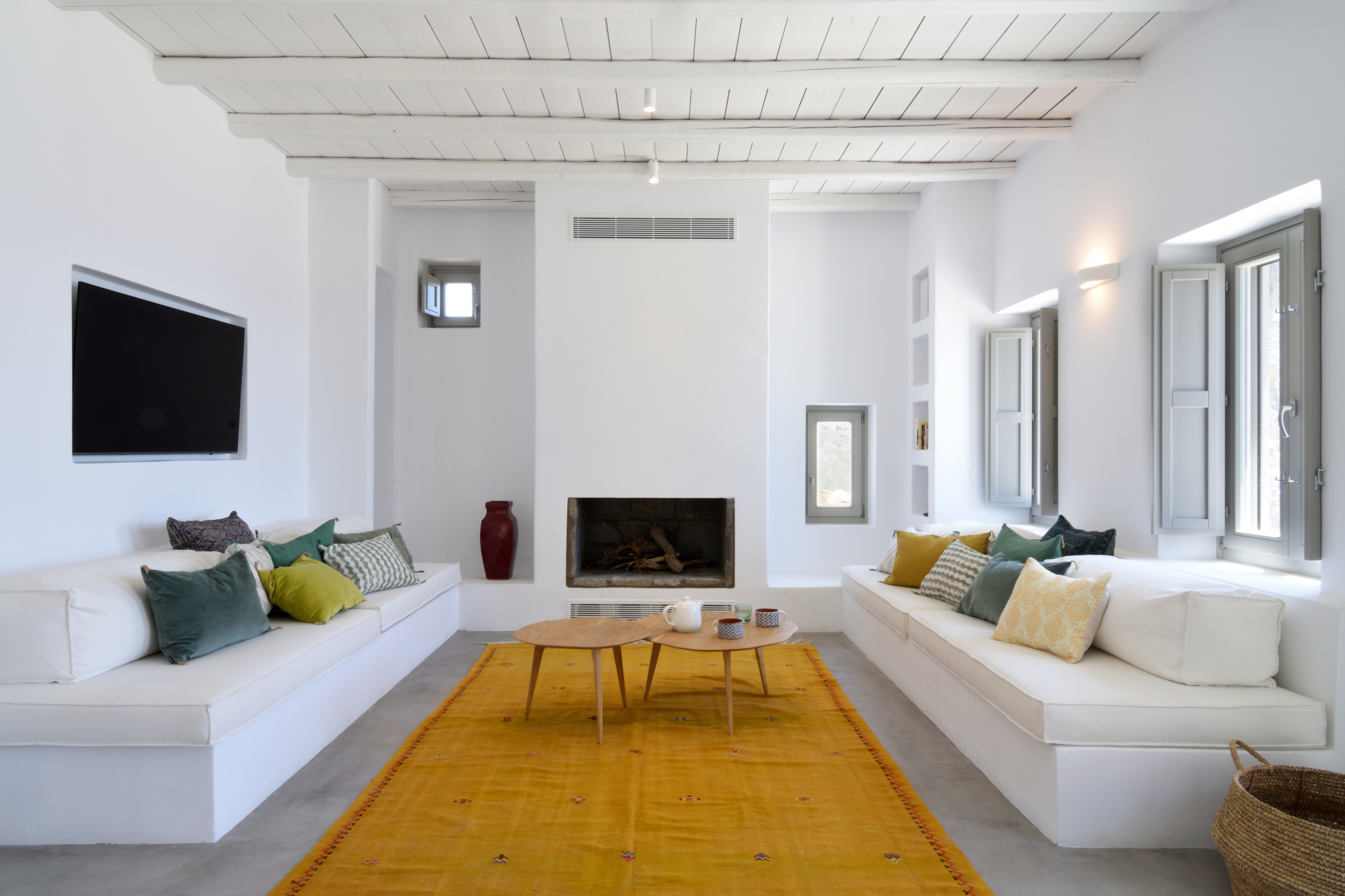 融合传统与当代的白色灵魂乡村别墅-6