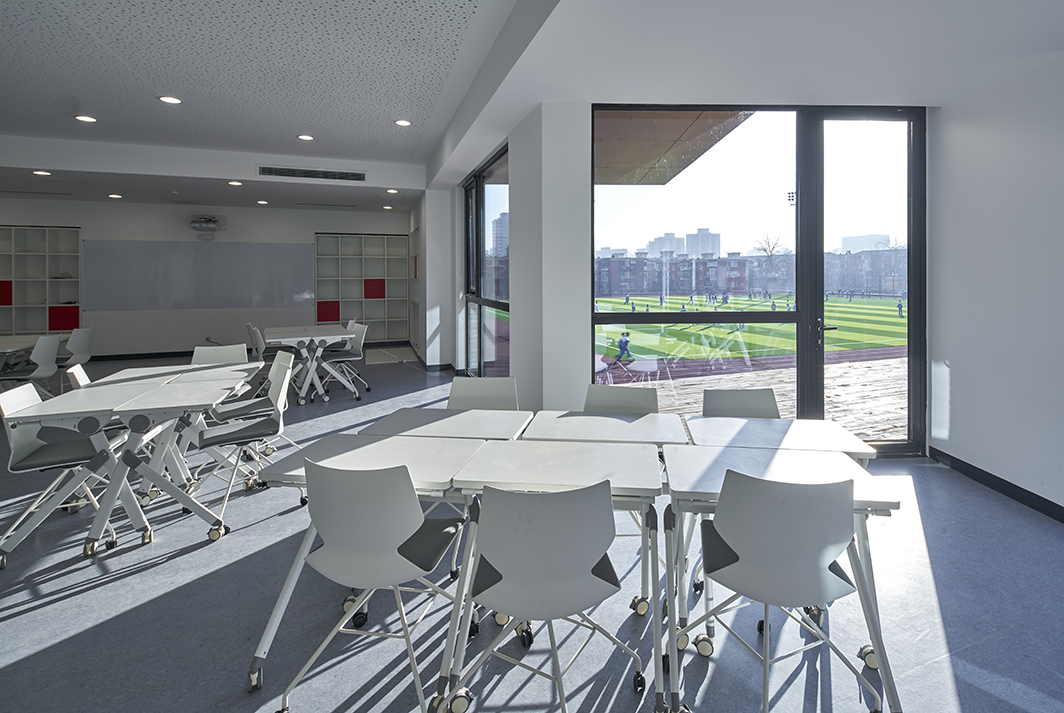 北京大学附属中学教学楼室内设计案例解析-8