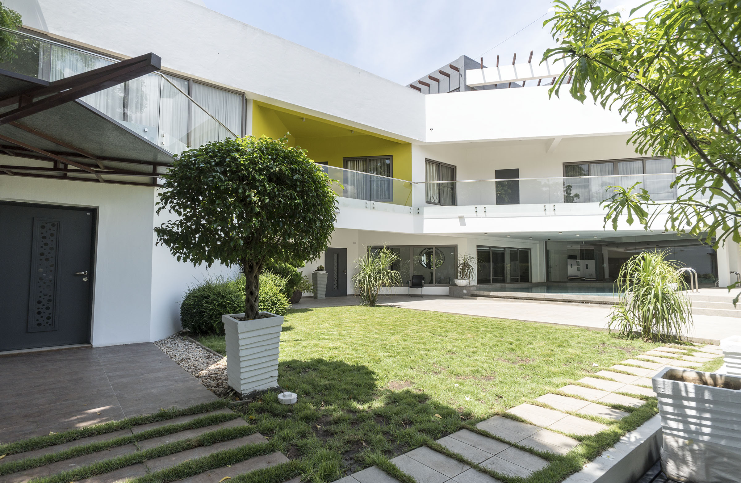 Cantonments’House 梦幻私人住宅,意大利风格与高品质材料的完美结合-1