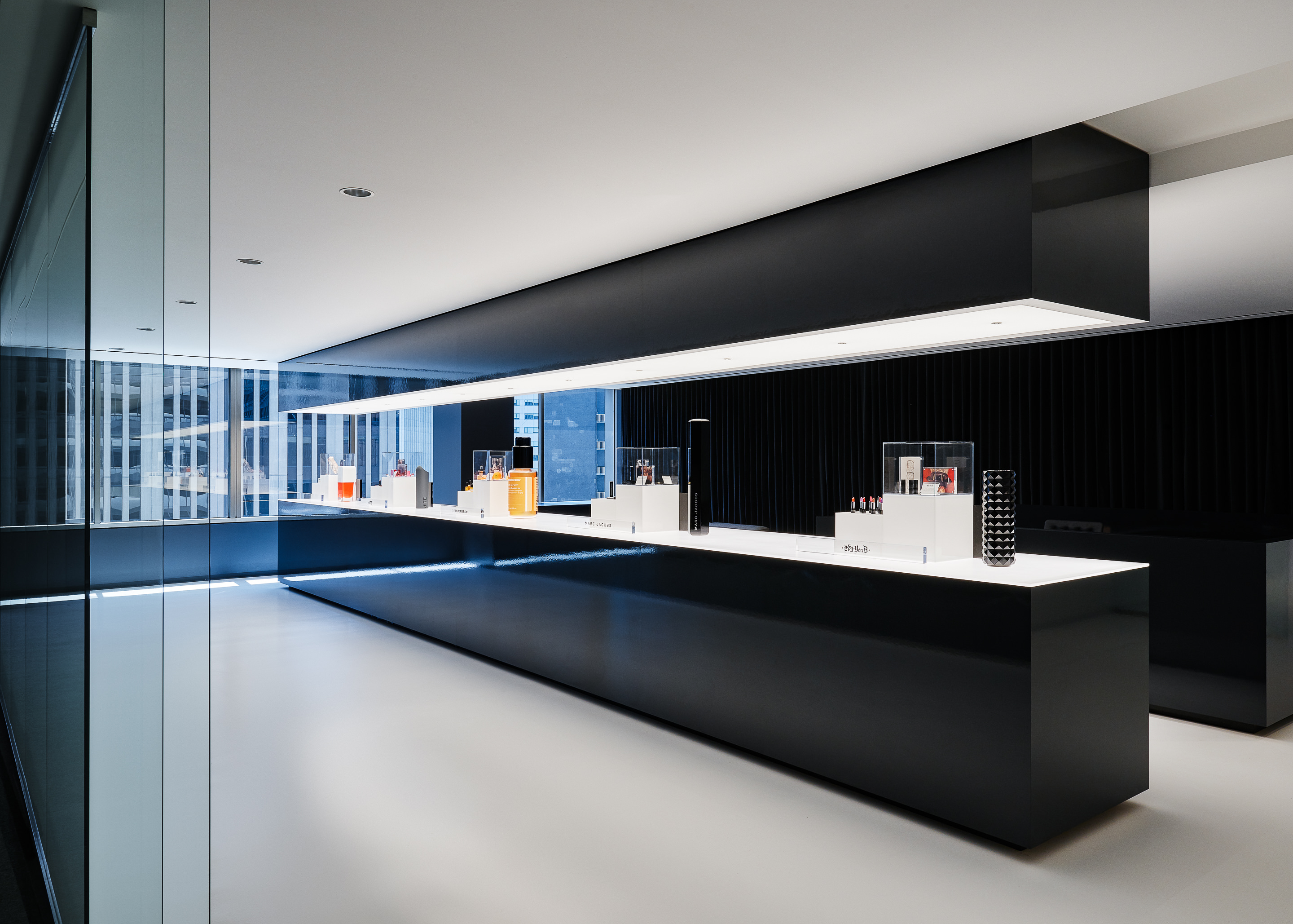 Kendo 孵化器办公室设计,色彩与轻奢的视觉盛宴-2