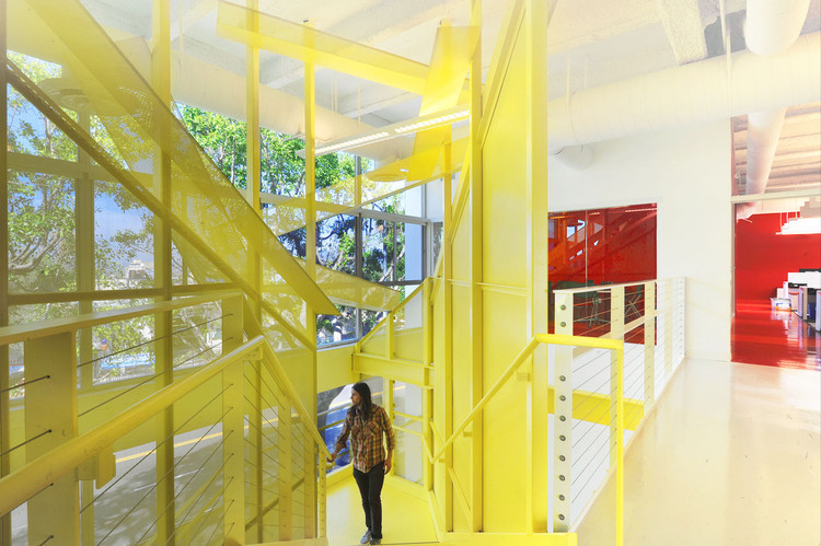 洛杉矶医疗办公室的现代复兴-30