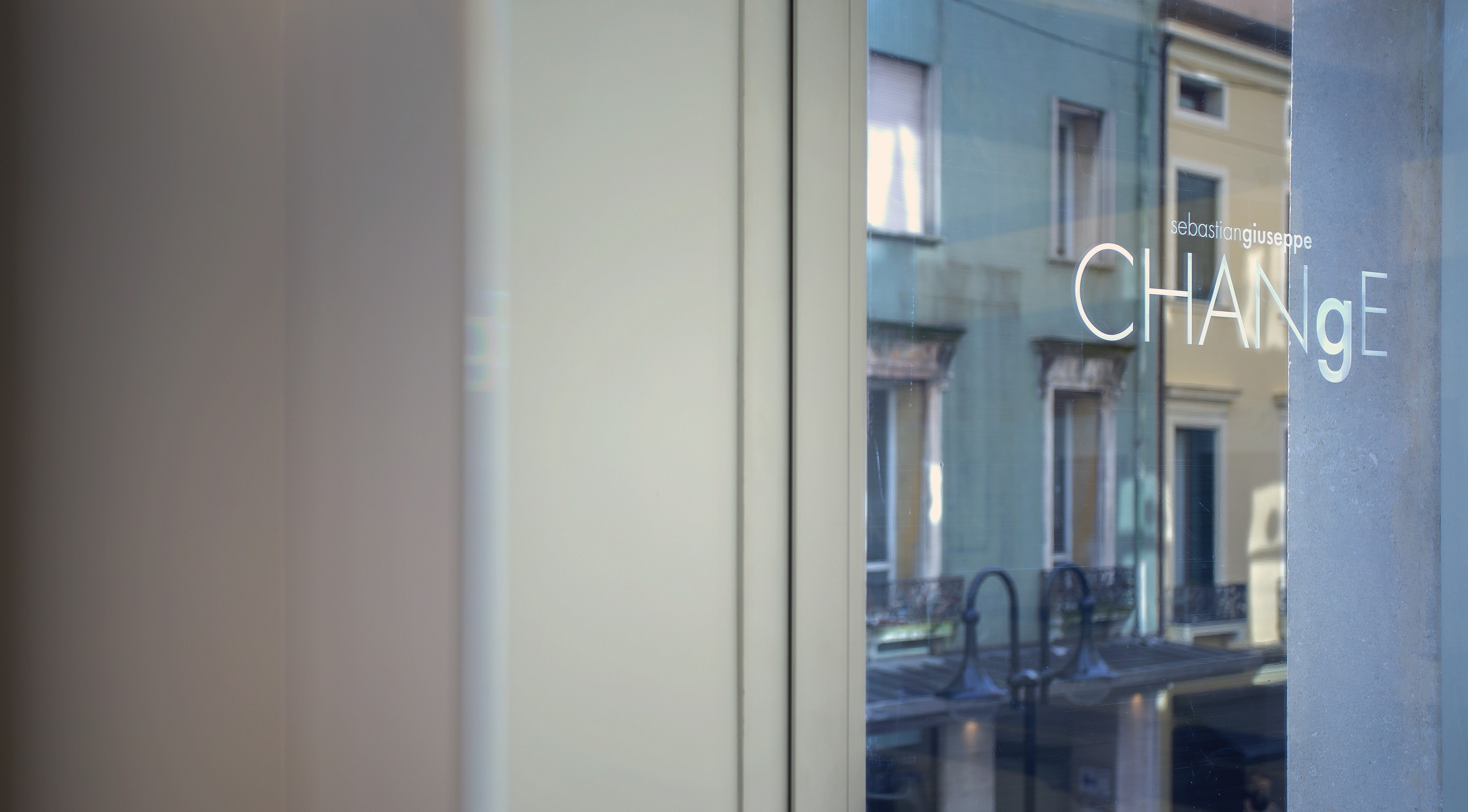 变化的线条之美 · 意大利商店室内设计-24