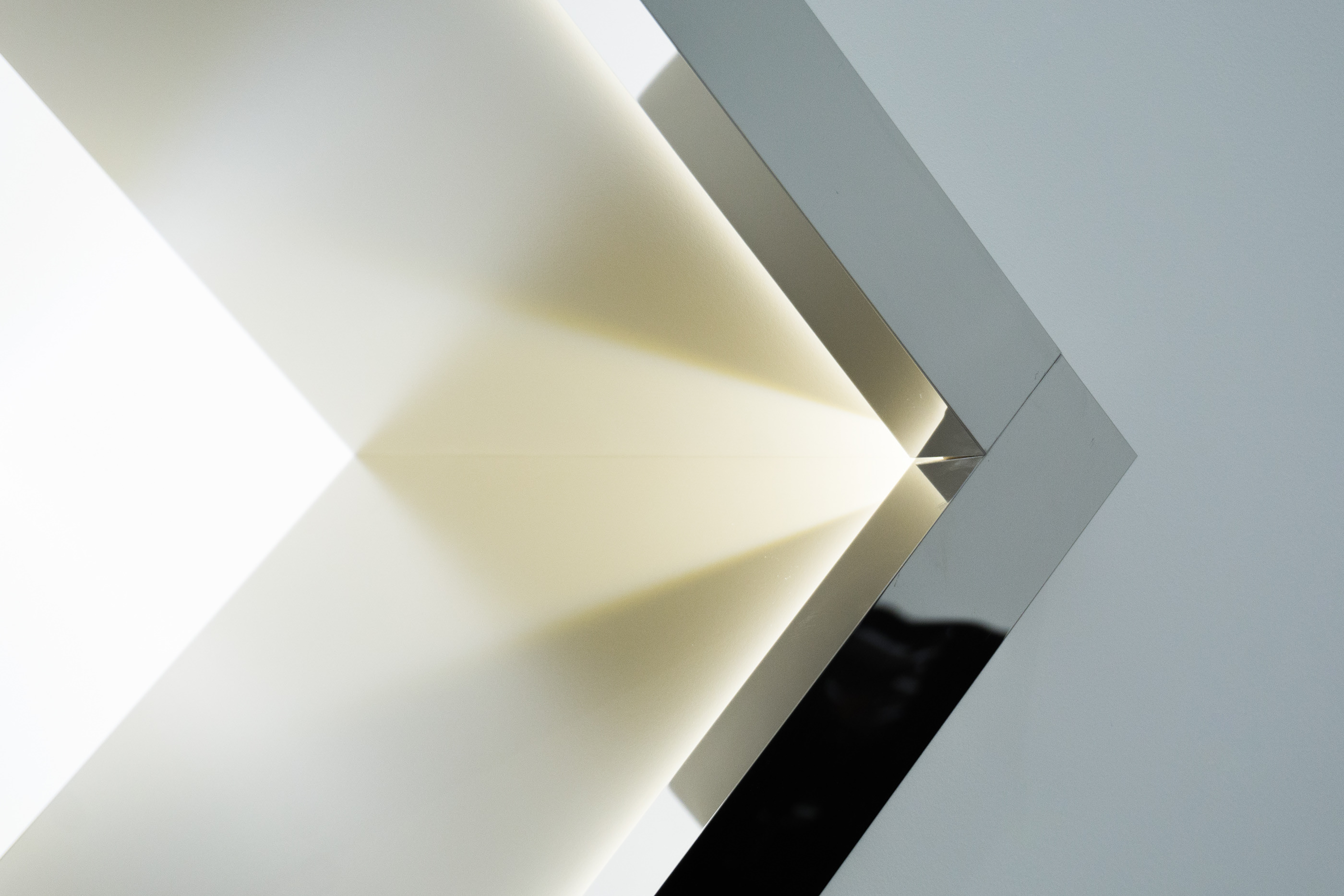 INCHCAPE - Jaguar/Landrover Showroom interior-10