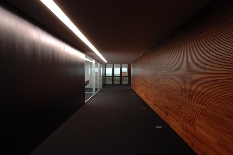 木质“乐器”奏响 SEC 会议中心-2