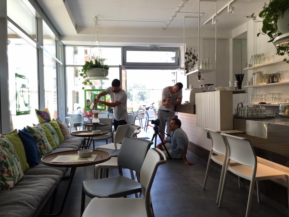 Serbia 咖啡厅 | 金属架构与咖啡色彩的完美融合-11