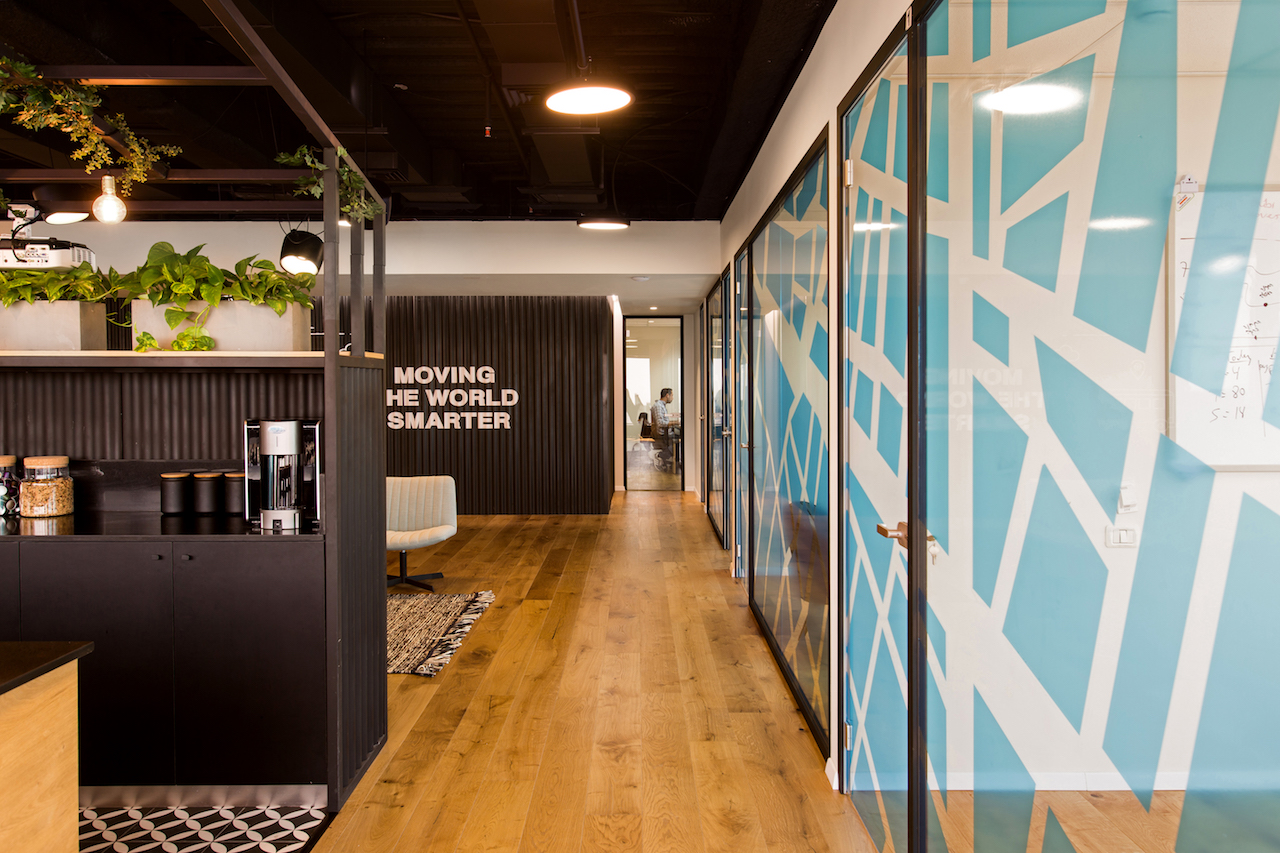 OPTIBUS 02 企业总部室内设计-0