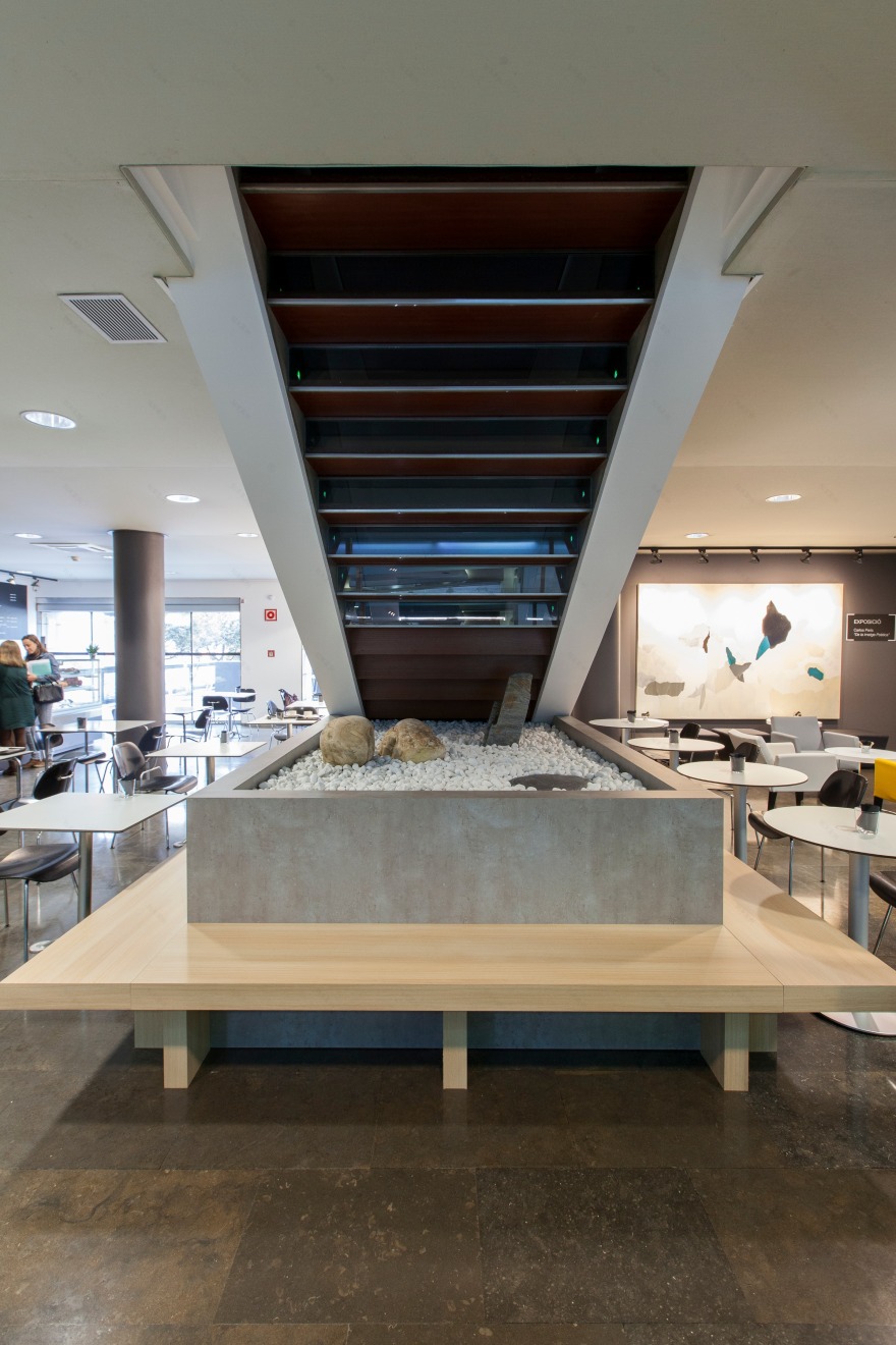 IVAM 咖啡厅 · 现代艺术与设计的完美融合-5