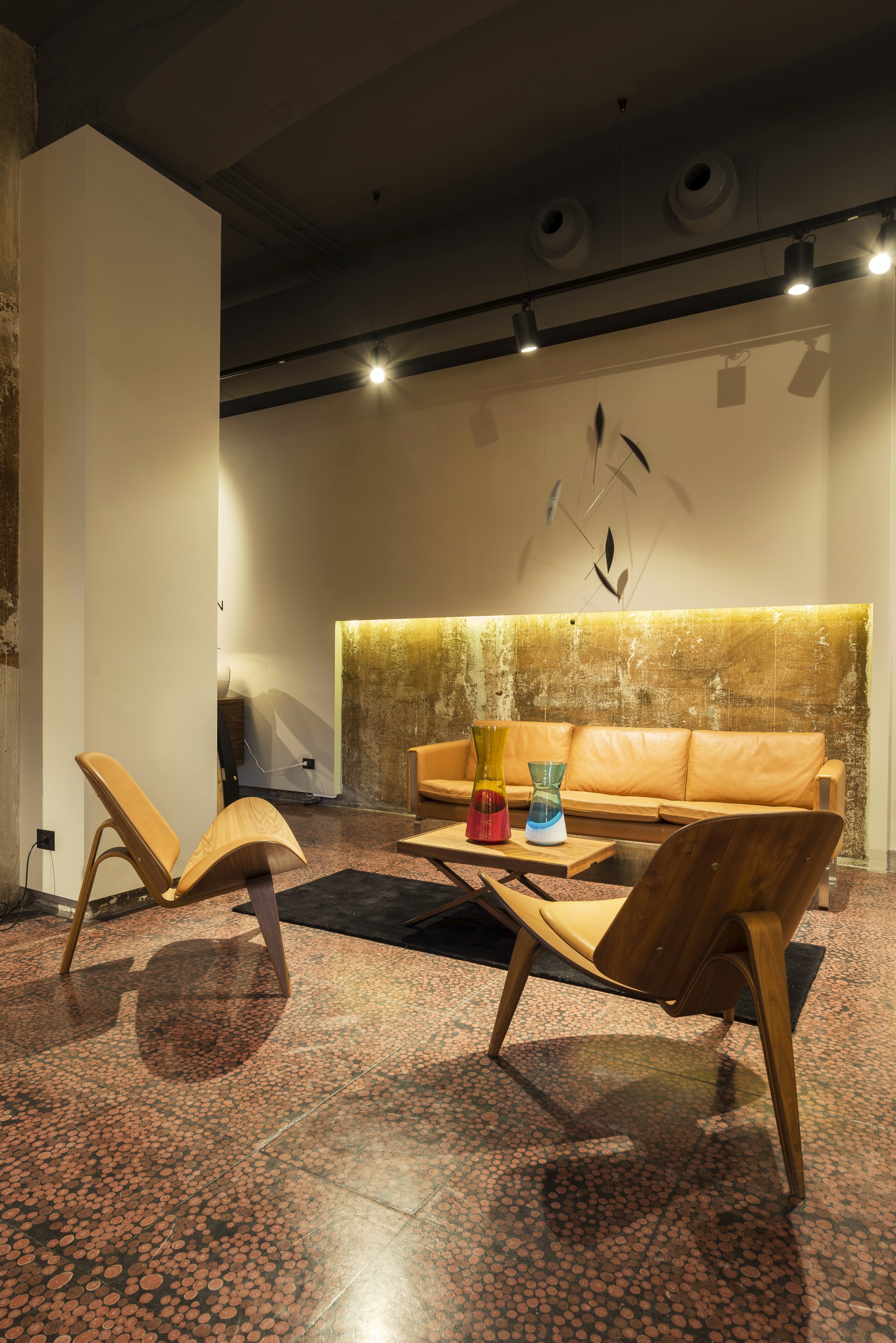 意大利首个 Carl Hansen & Søn 展示厅，简约北欧风遇见历史米兰空间-4