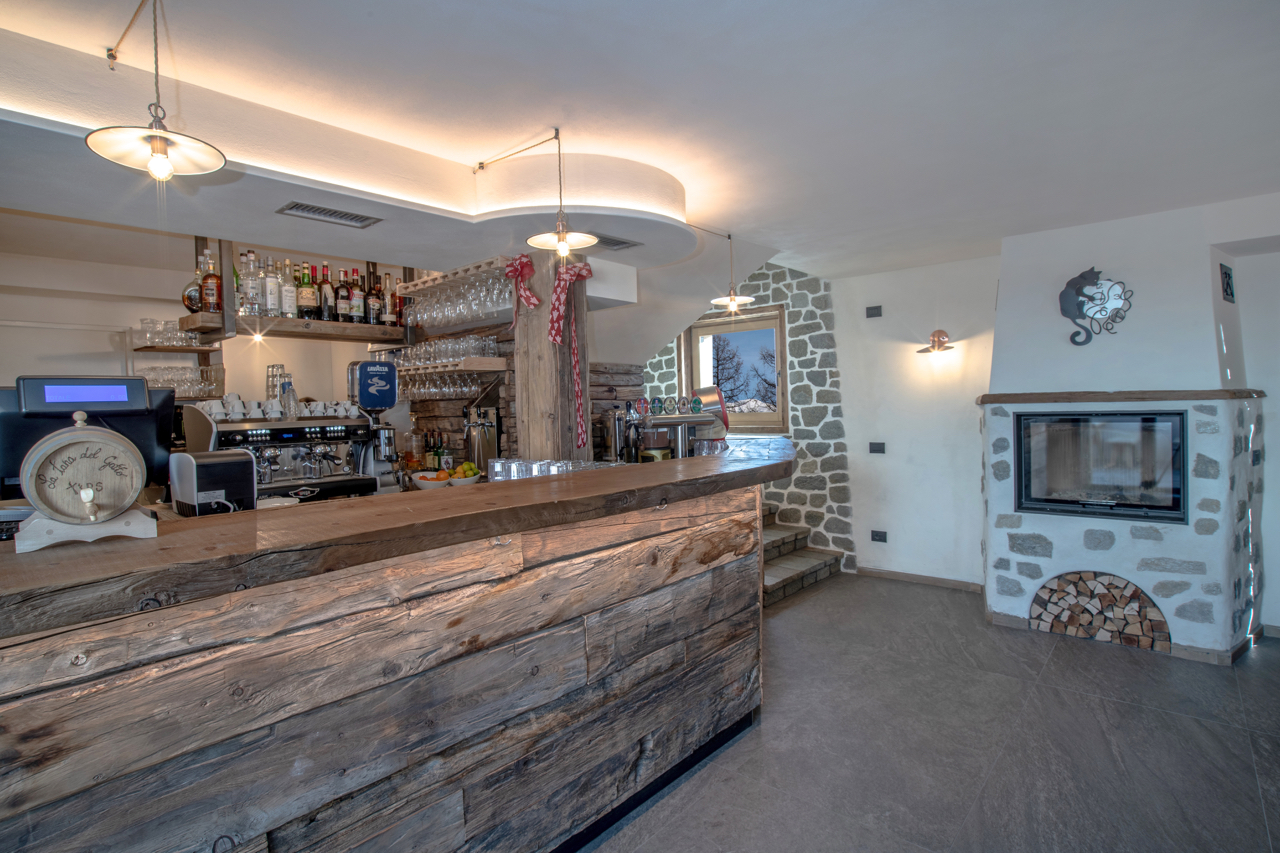 雪山之上的温馨猫舍——La Tana del Gatto 餐厅设计-7