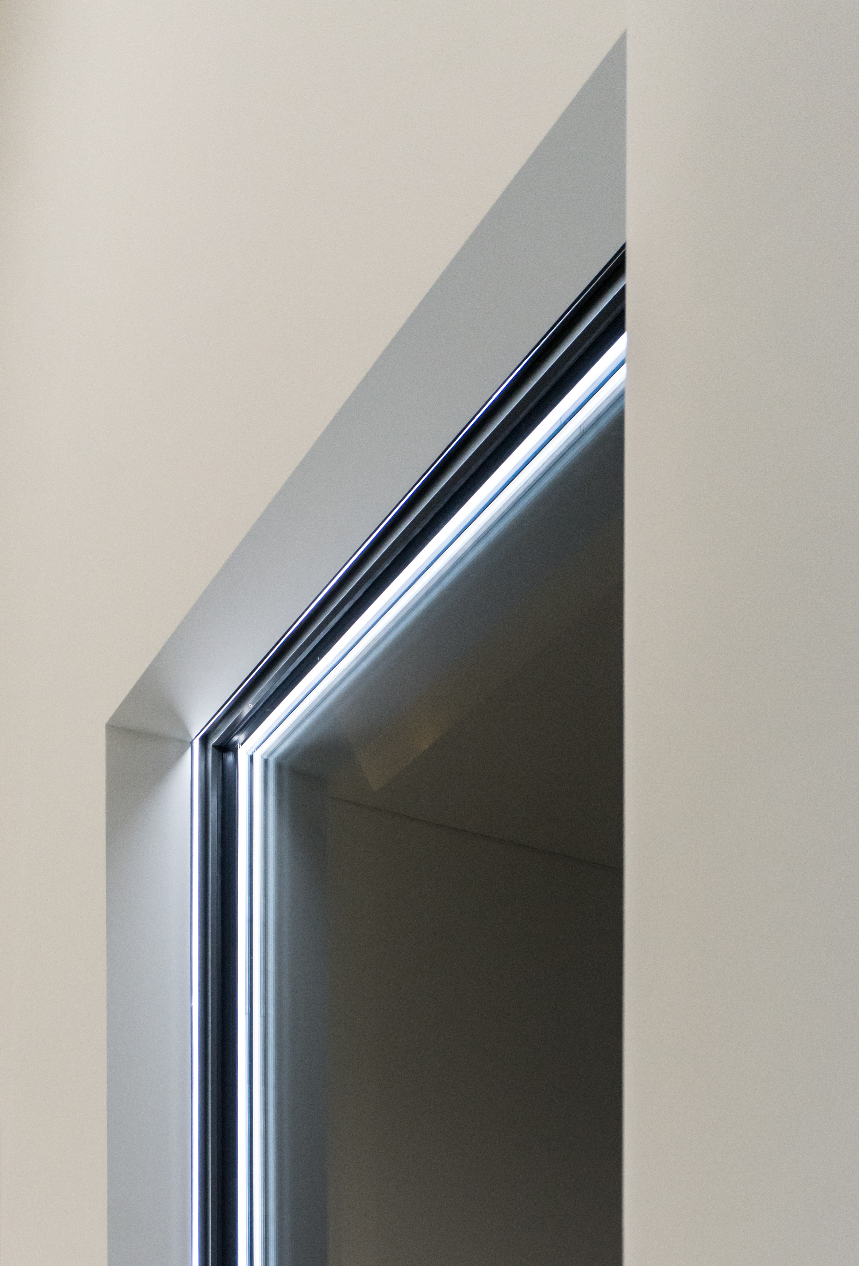 INCHCAPE - Jaguar/Landrover Showroom interior-11