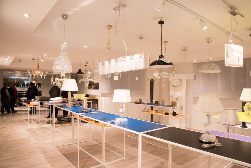 铝构玻璃水泥复合材料打造的意式展厅-7