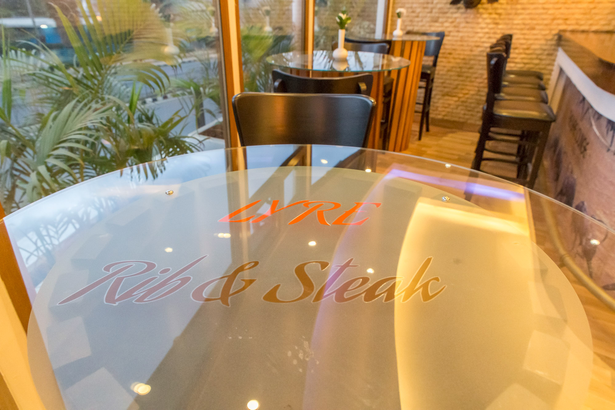 内罗毕丽丽安塔楼的华丽转身· Lyre 肋排牛排酒吧-4