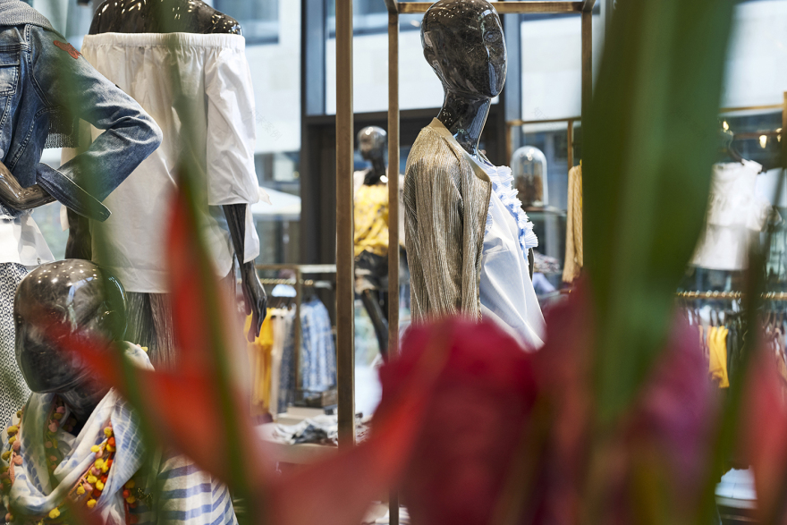 里奇皇家斯图加特旗舰店,展现高端设计魅力-11