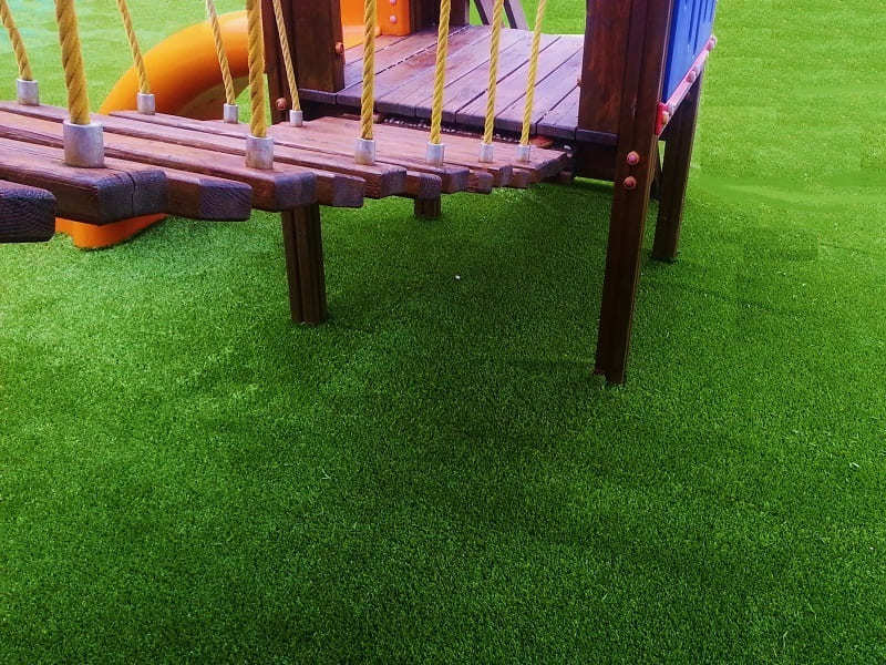 幼儿园户外抗摔草皮游乐区打造-9