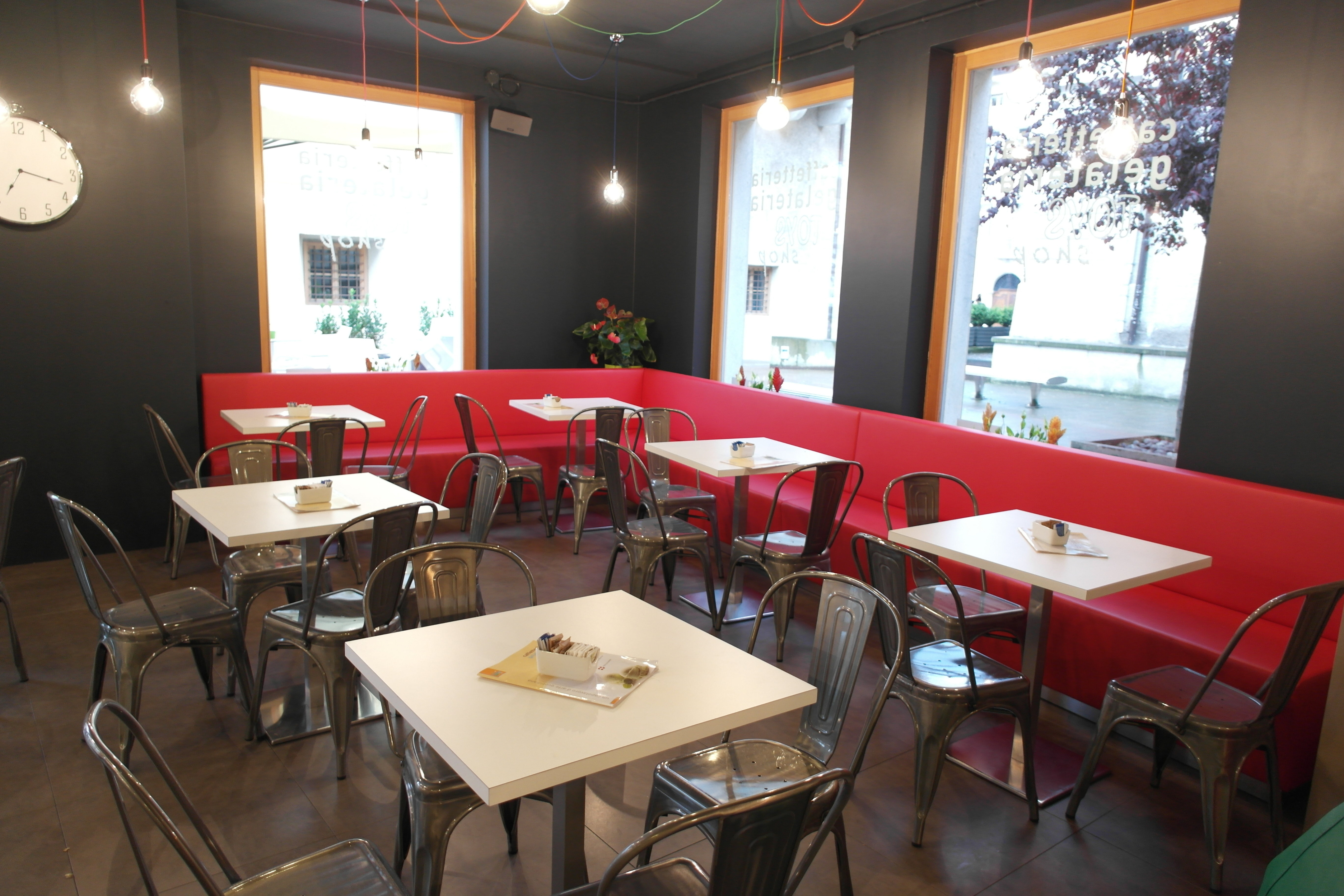 创意玩具店里的意大利手工冰淇淋-24