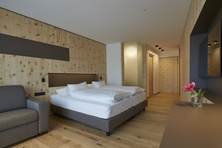 高山上的豪华餐厅-12