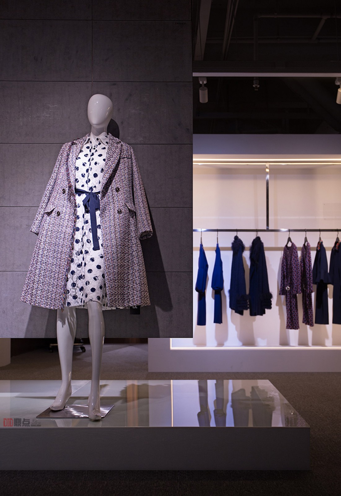 DID 鼎点室内设计 | OUTLETS 奥特莱斯服装店,时尚线条点面完美结合-2