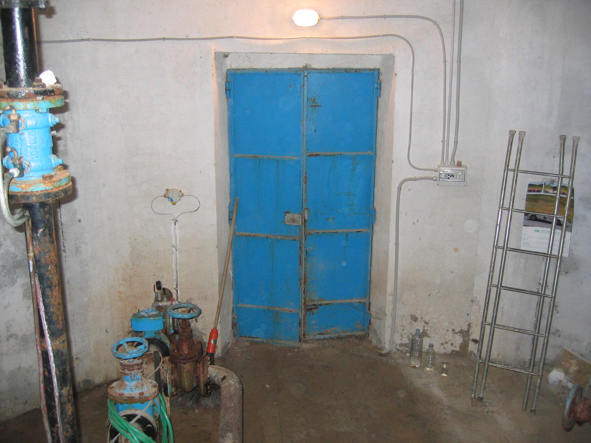 废旧水塔的创意新生 · 意大利小城艺术展览空间设计-10