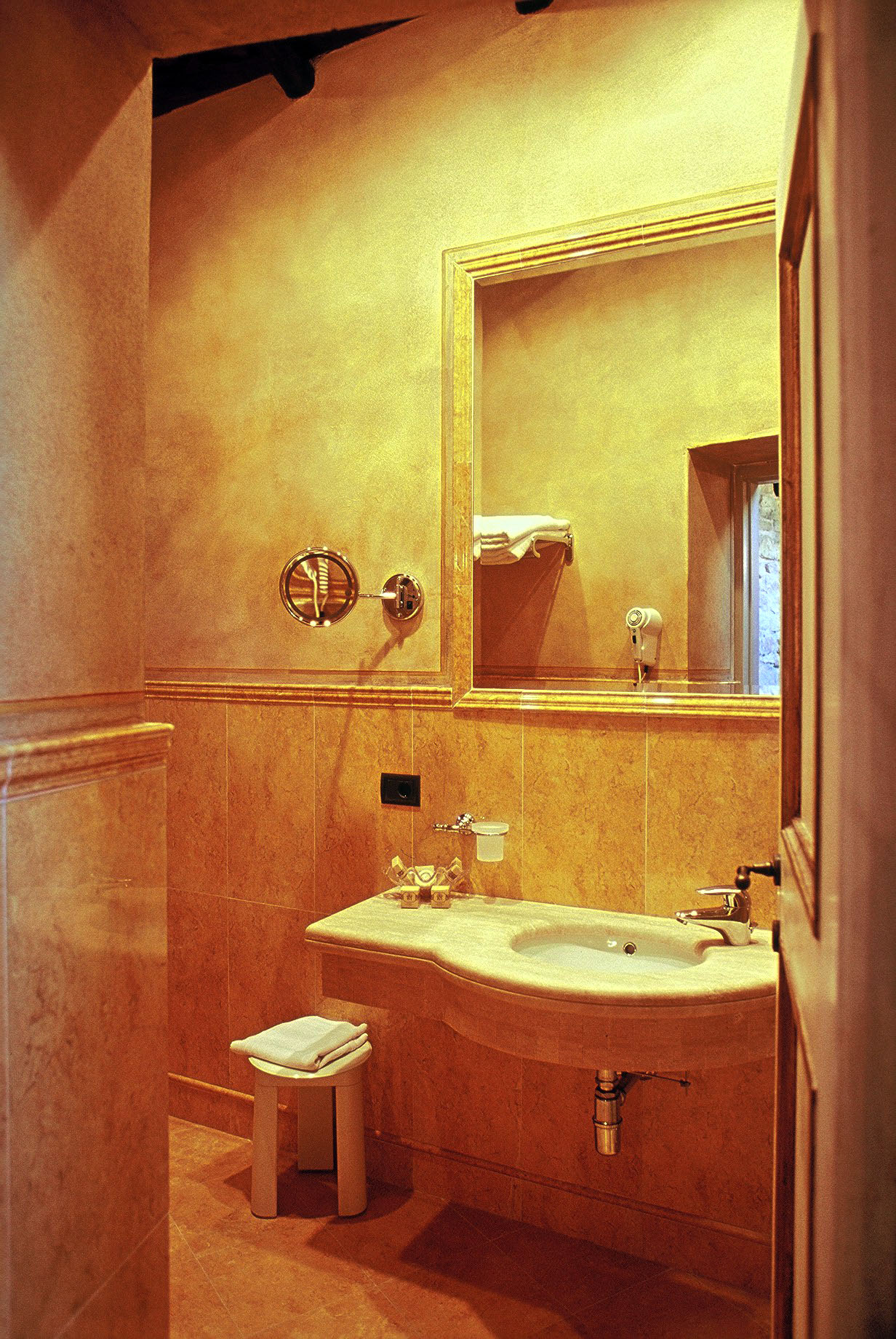 1989 年酒店福尔蒂诺整体翻新设计-42