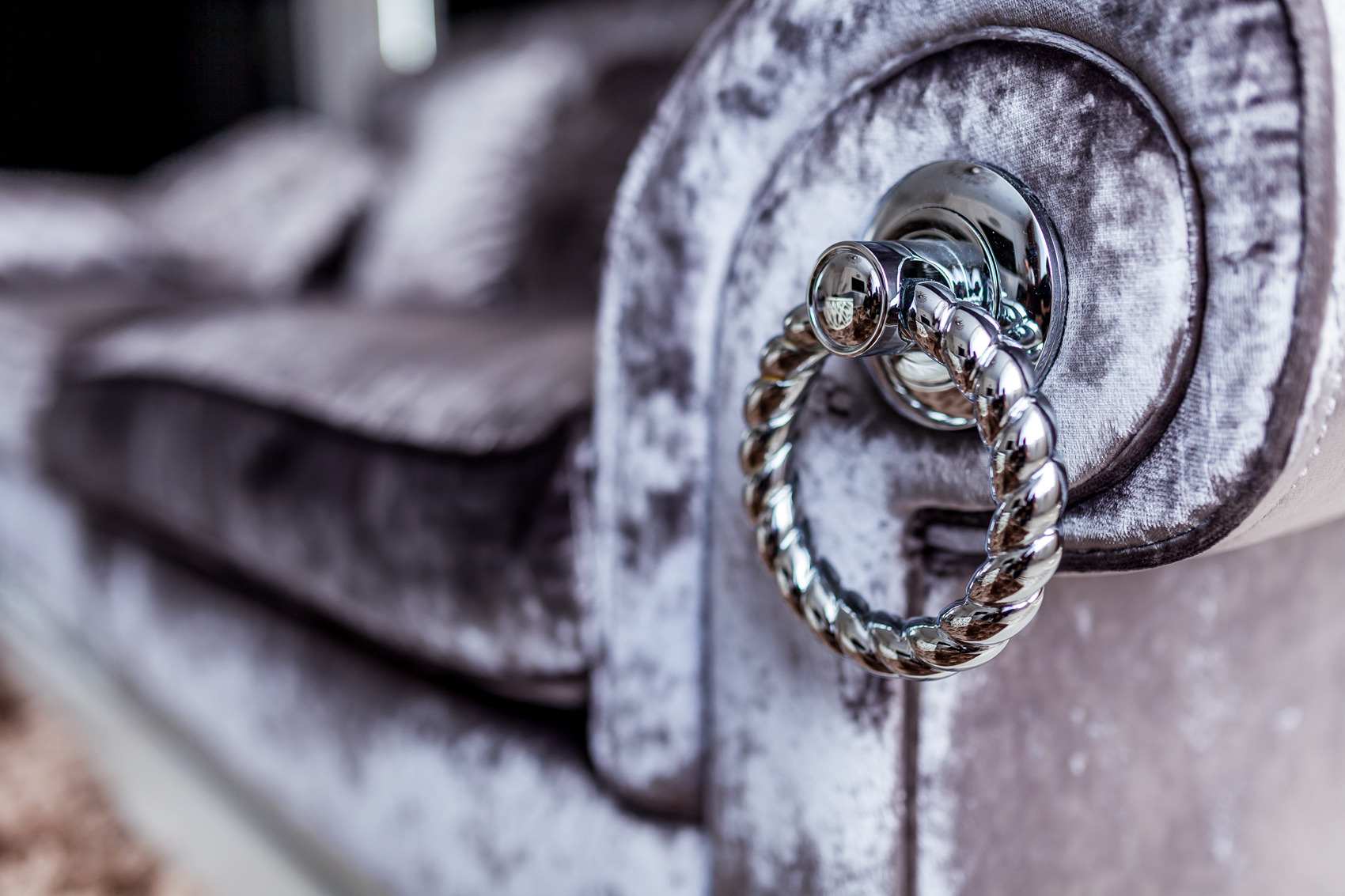 乌克兰女性风格公寓设计-31