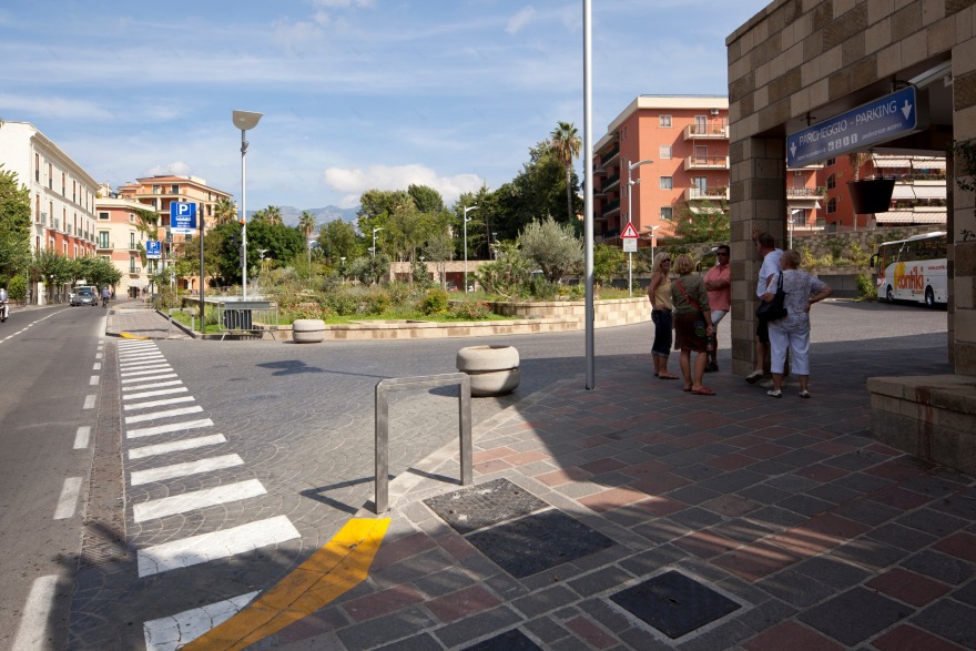 索伦托市 2010 年完成的停车场设计-9