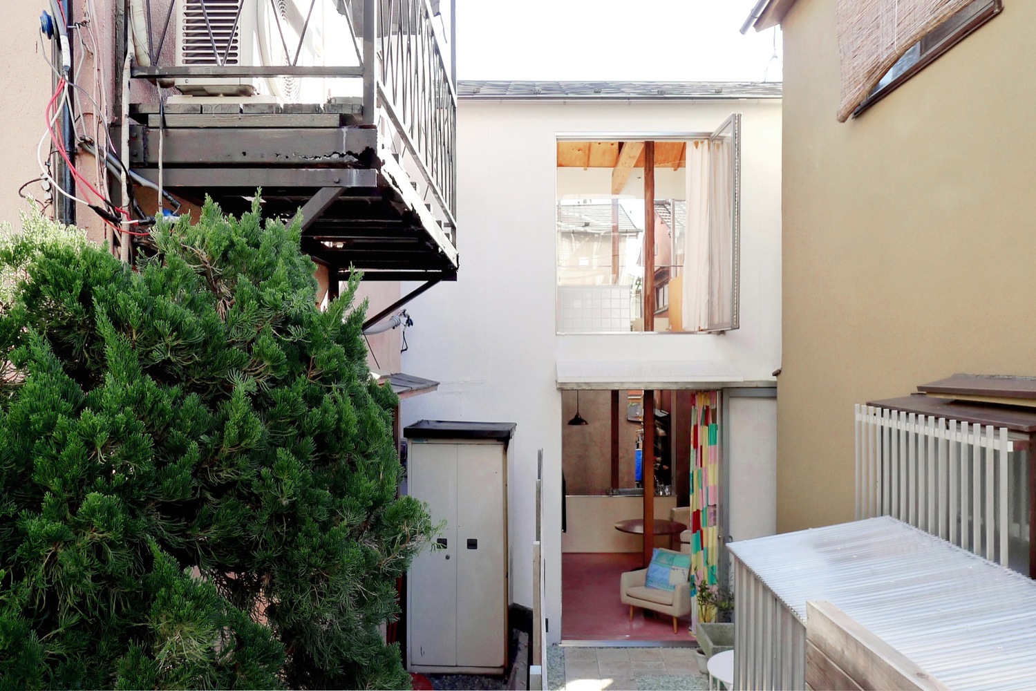 东京郊区破旧房翻新，融入原始森林匿名环境-20