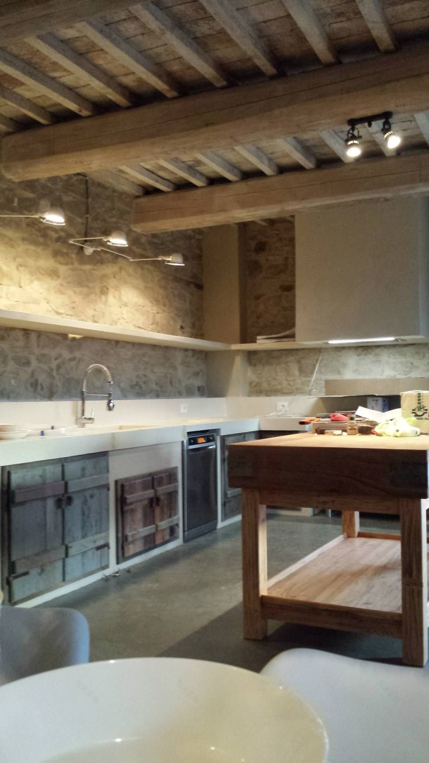 生态树脂打造意大利乡村别墅绿色室内设计-19