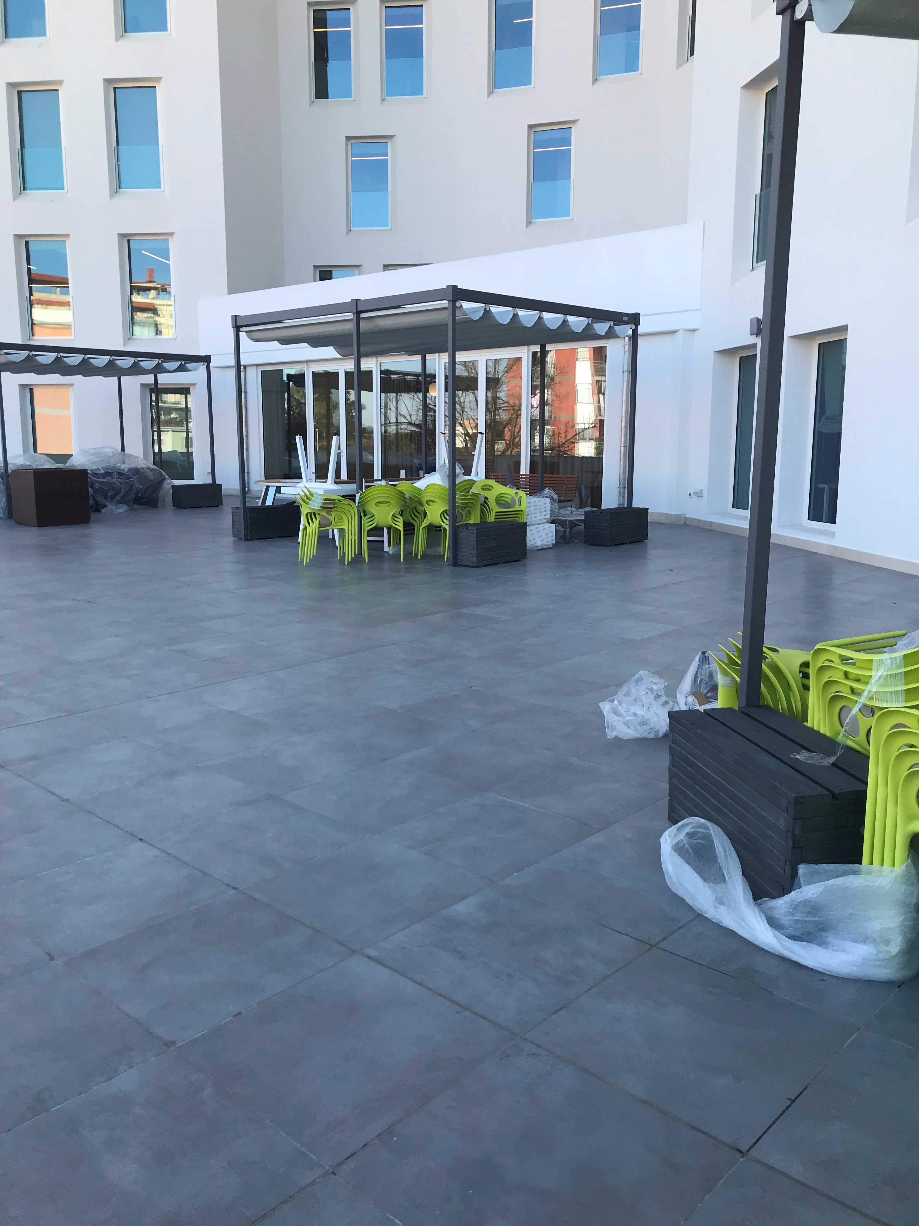 电信公司总部打造高效休闲办公空间-51