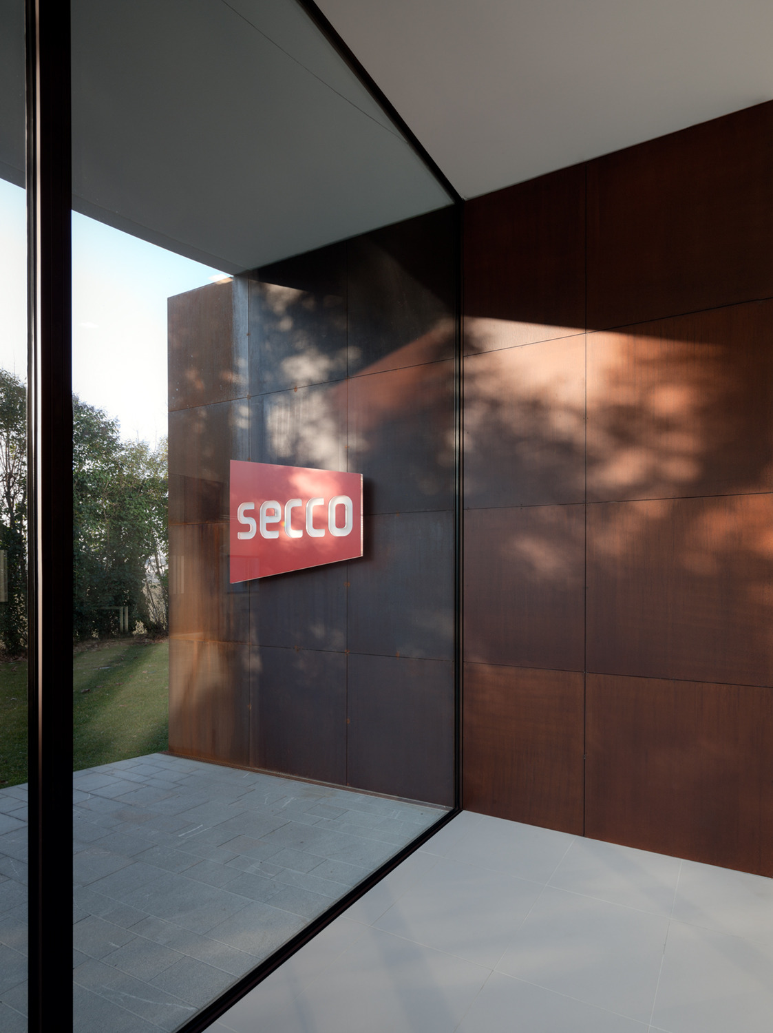 意式风格的 Secco Sistemi 总部办公空间设计-13