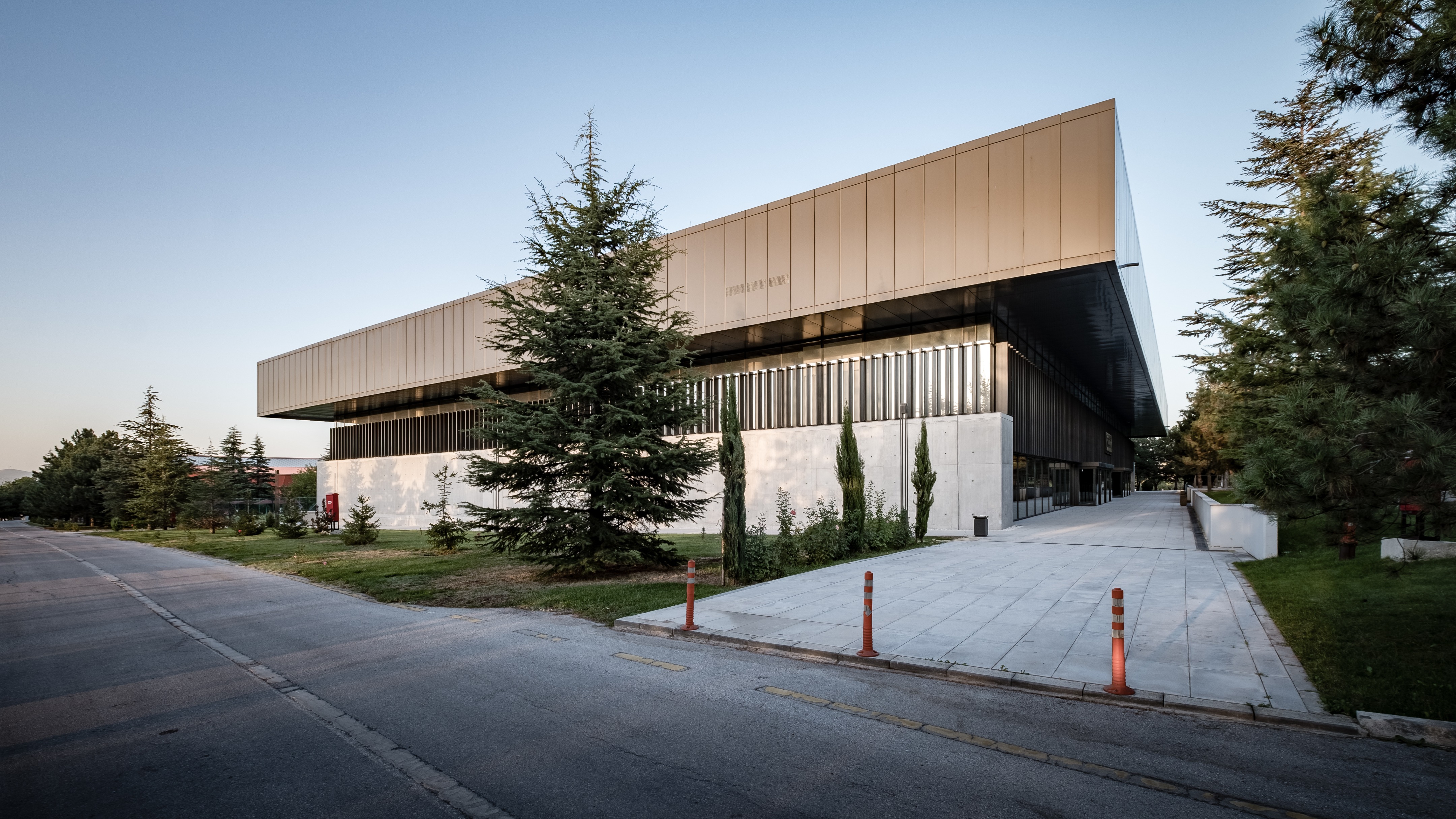 军事学院防御运动体育馆-1