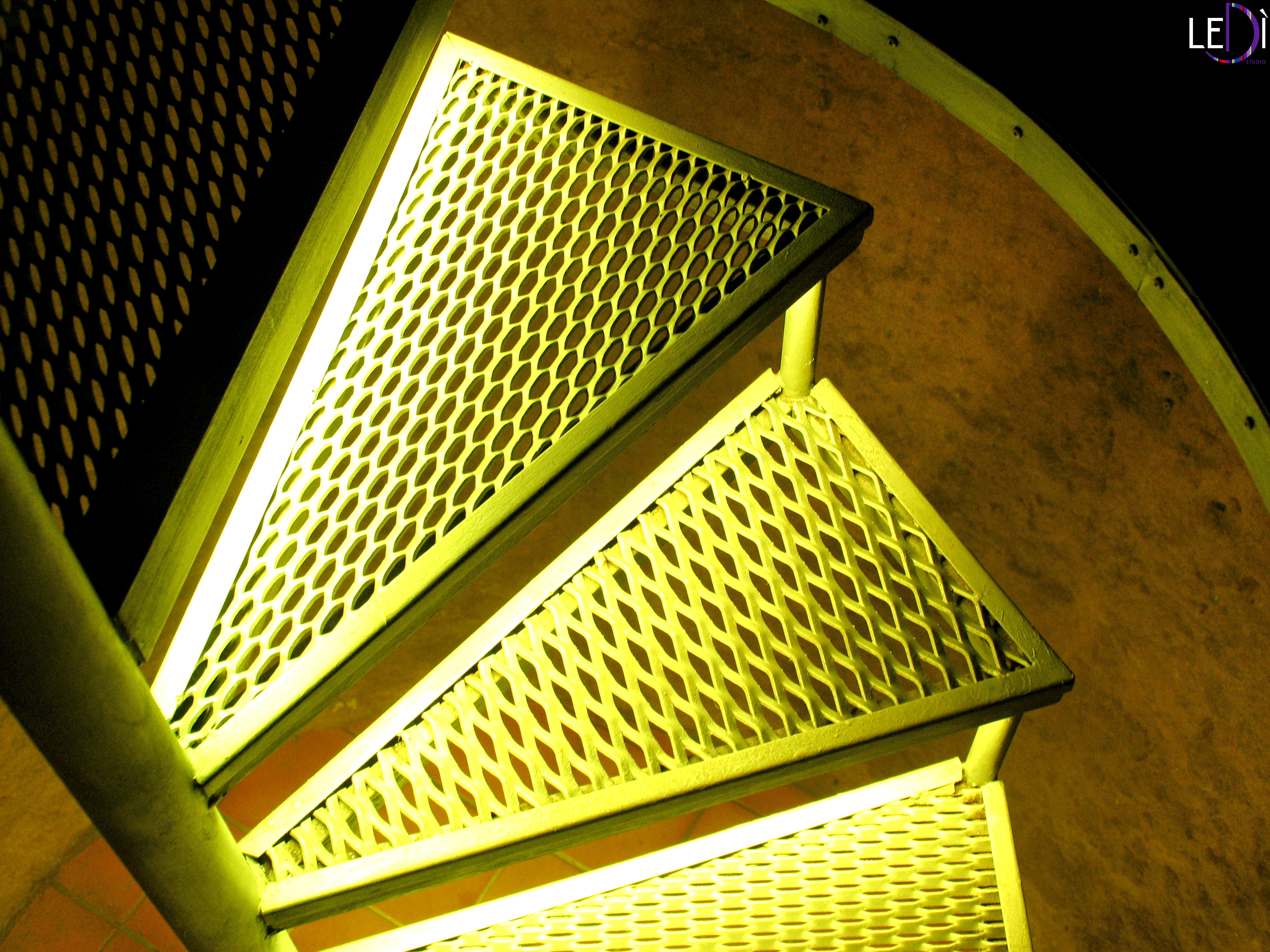 地下室秘境 · 玻璃盒中的彩色世界-19